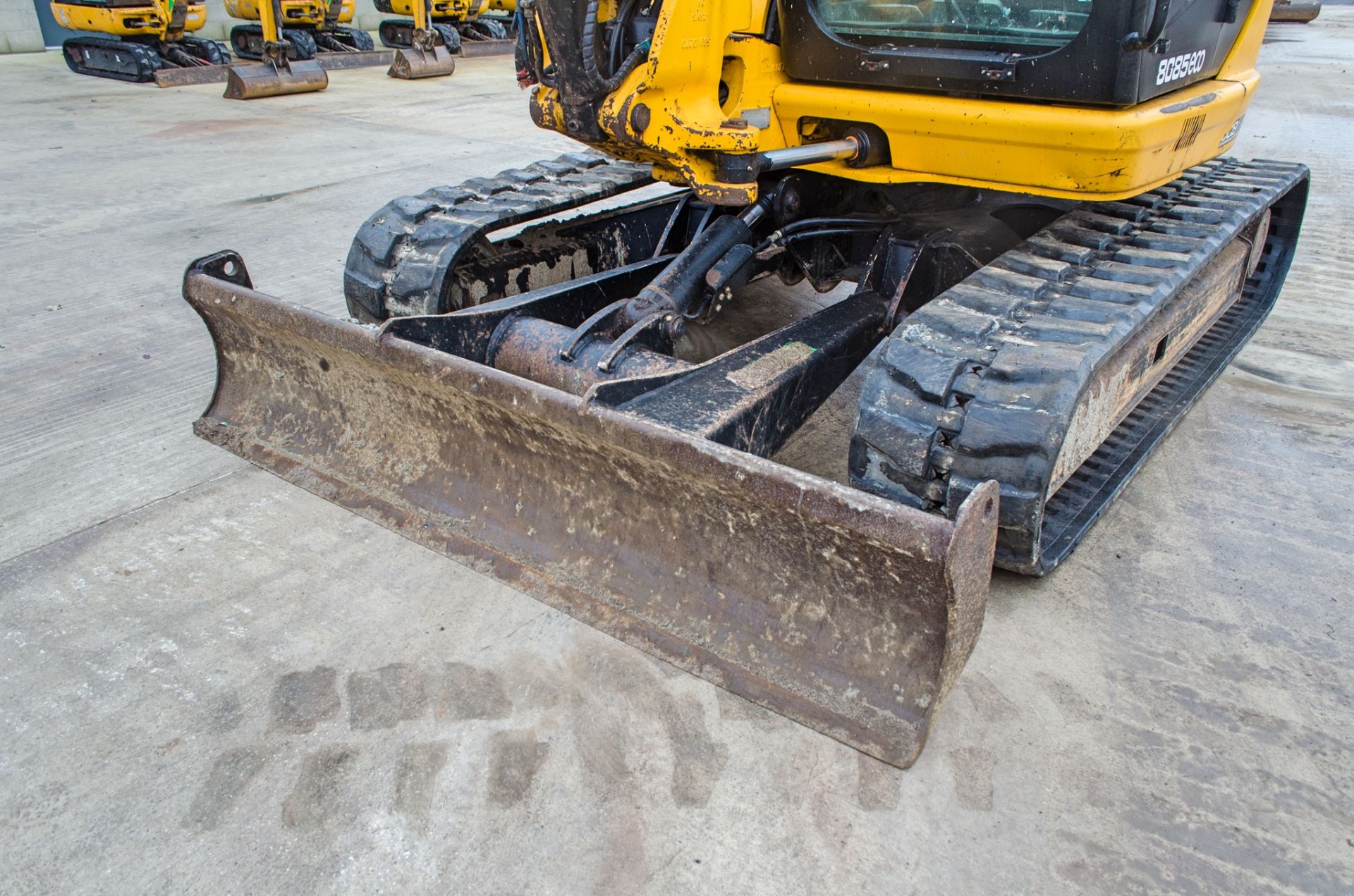 JCB 8085 8.5 tonne rubber tracked midi excavator Year: 2013 S/N: 1073059 Recorded Hours: 92826 ( - Image 9 of 22