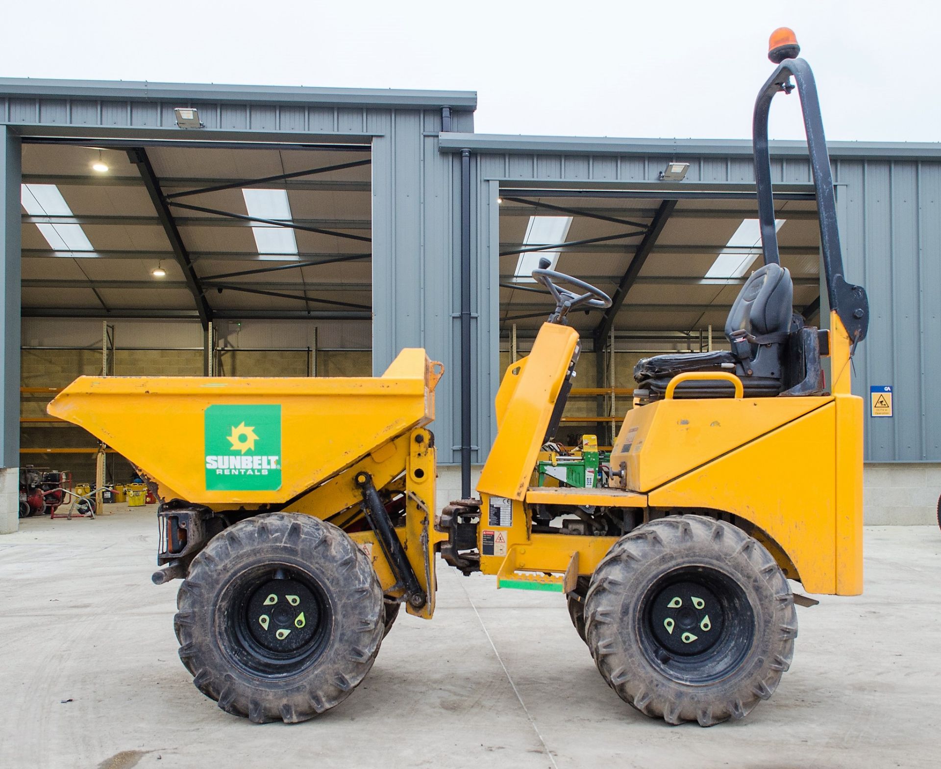 Thwaites 1 tonne hi-tip dumper Year: 2013 S/N: 317C5005 Recorded Hours: 1474 A602302 - Image 7 of 19