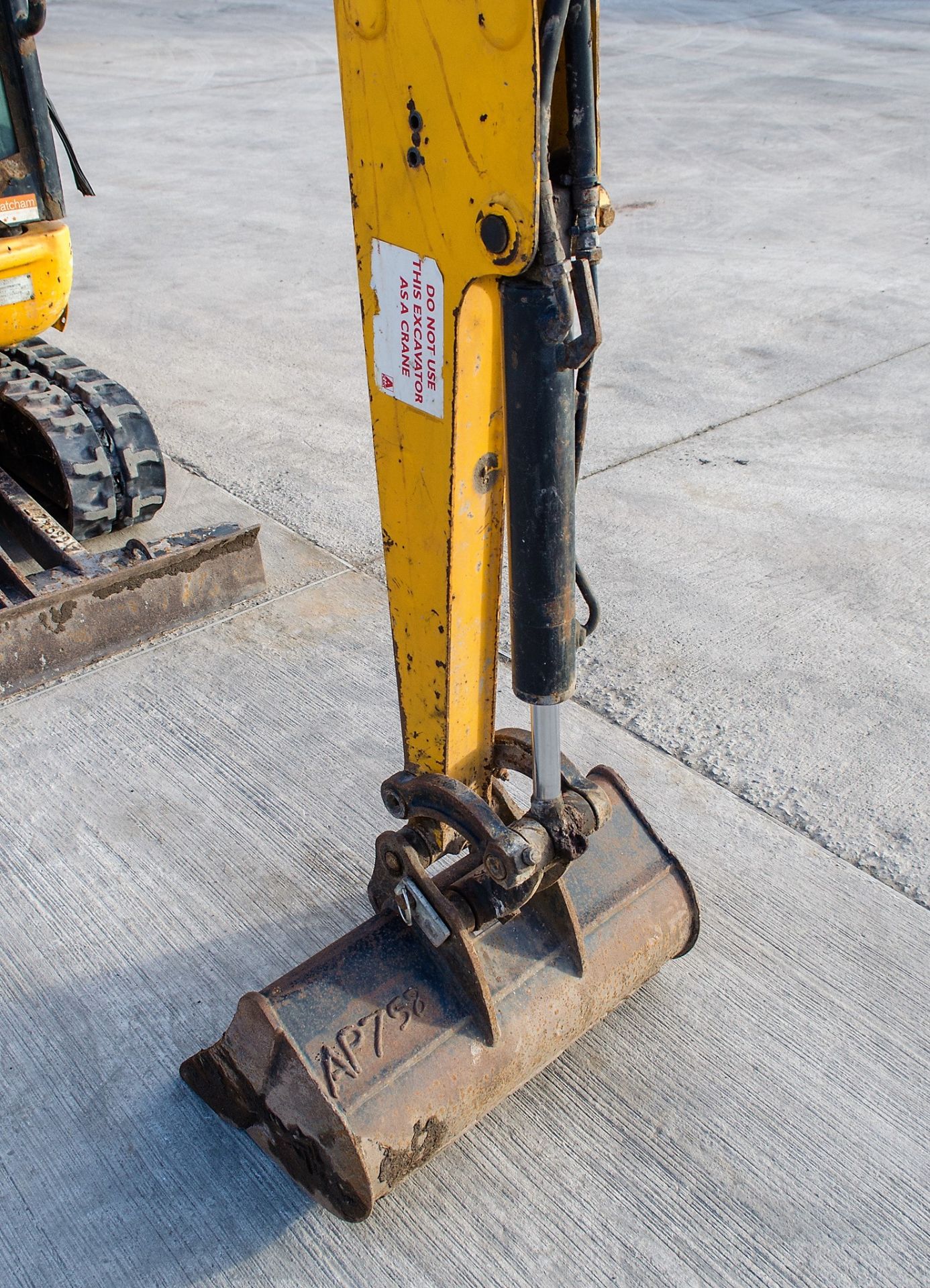 JCB 8016 1.5 tonne rubber tracked mini excavator Year: 2015 S/N: 2071736 Recorded Hours: 2127 blade, - Image 13 of 22