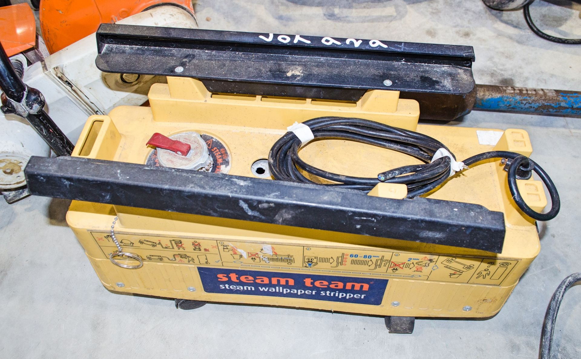 Steam Team 240v wallpaper stripper ** Plug cut off & steam panel/hose missing ** CO