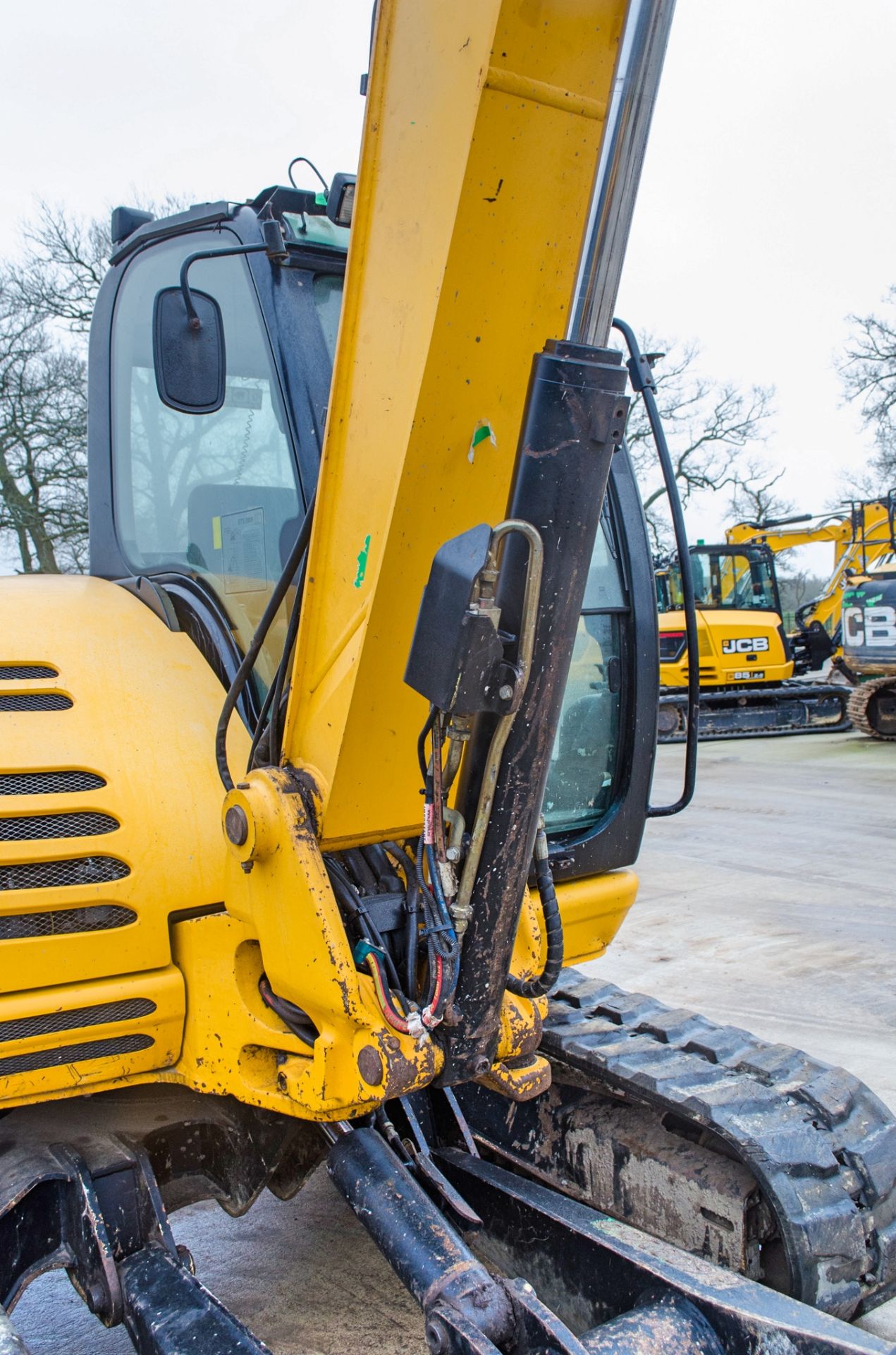 JCB 8085 8.5 tonne rubber tracked midi excavator Year: 2013 S/N: 1073059 Recorded Hours: 92826 ( - Image 14 of 22