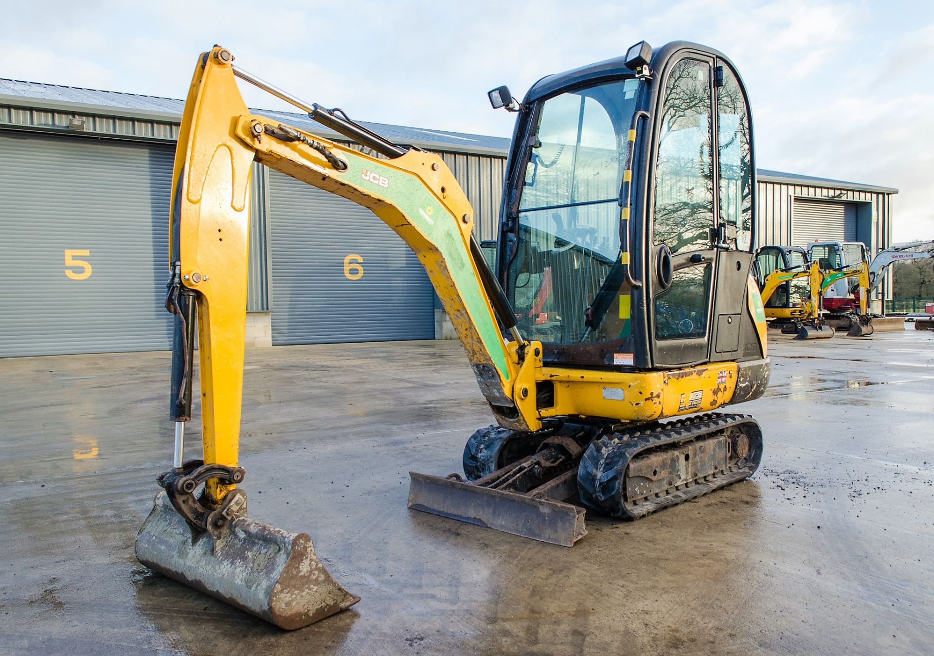 JCB 8016 1.5 tonne rubber tracked mini excavator Year: 2014 S/N: 2071655 Recorded Hours: 1492 blade,