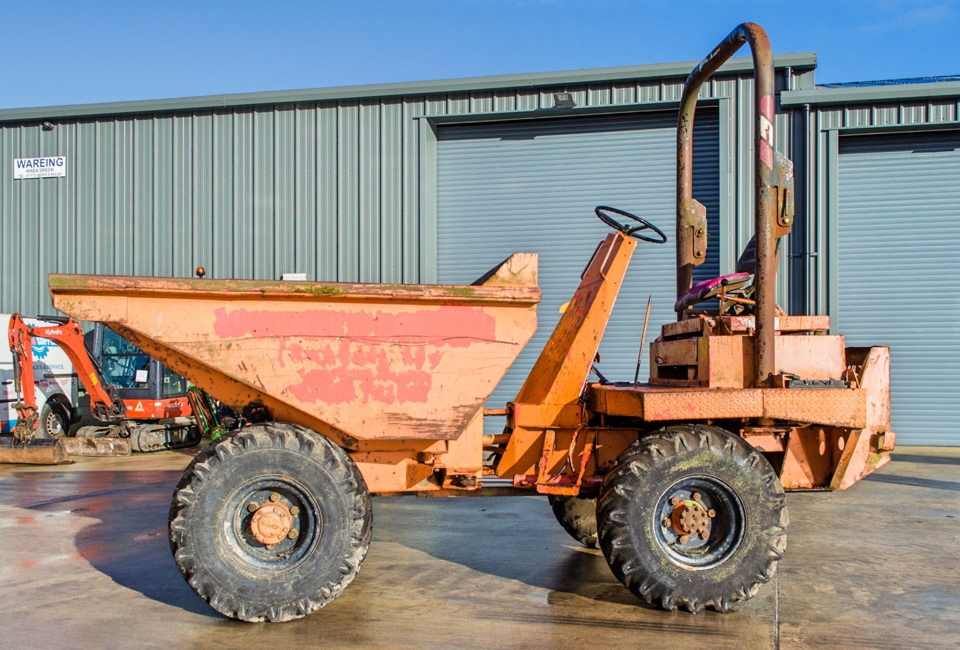 Thwaites 3 tonne straight skip dumper ** Hydraulic pipe split to the steering ram ** - Image 6 of 17