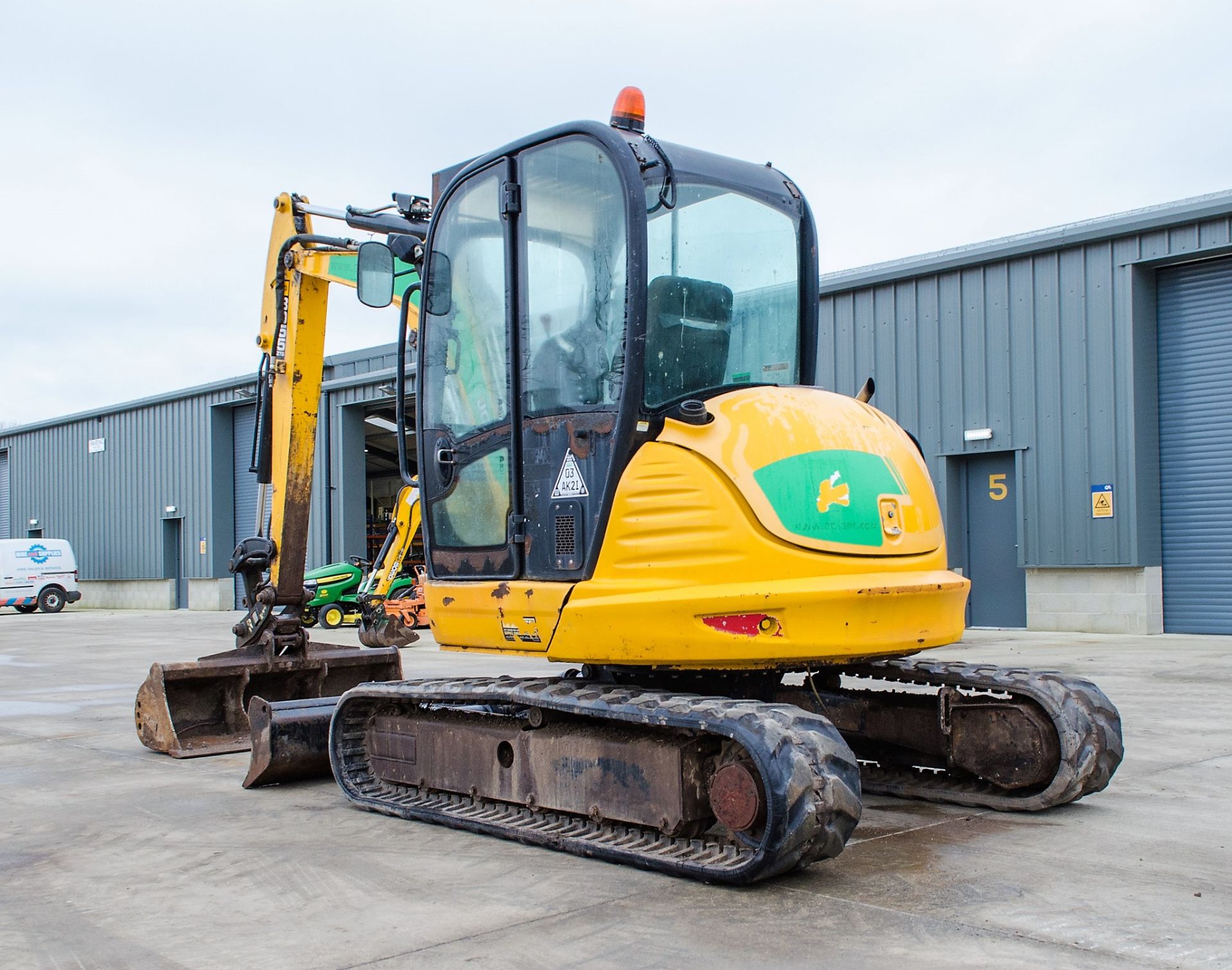 JCB 8055 ZTS 5.5 tonne rubber tracked excavator Year: 2014 S/N: 2060701 Recorded Hours: 2652 - Image 4 of 24