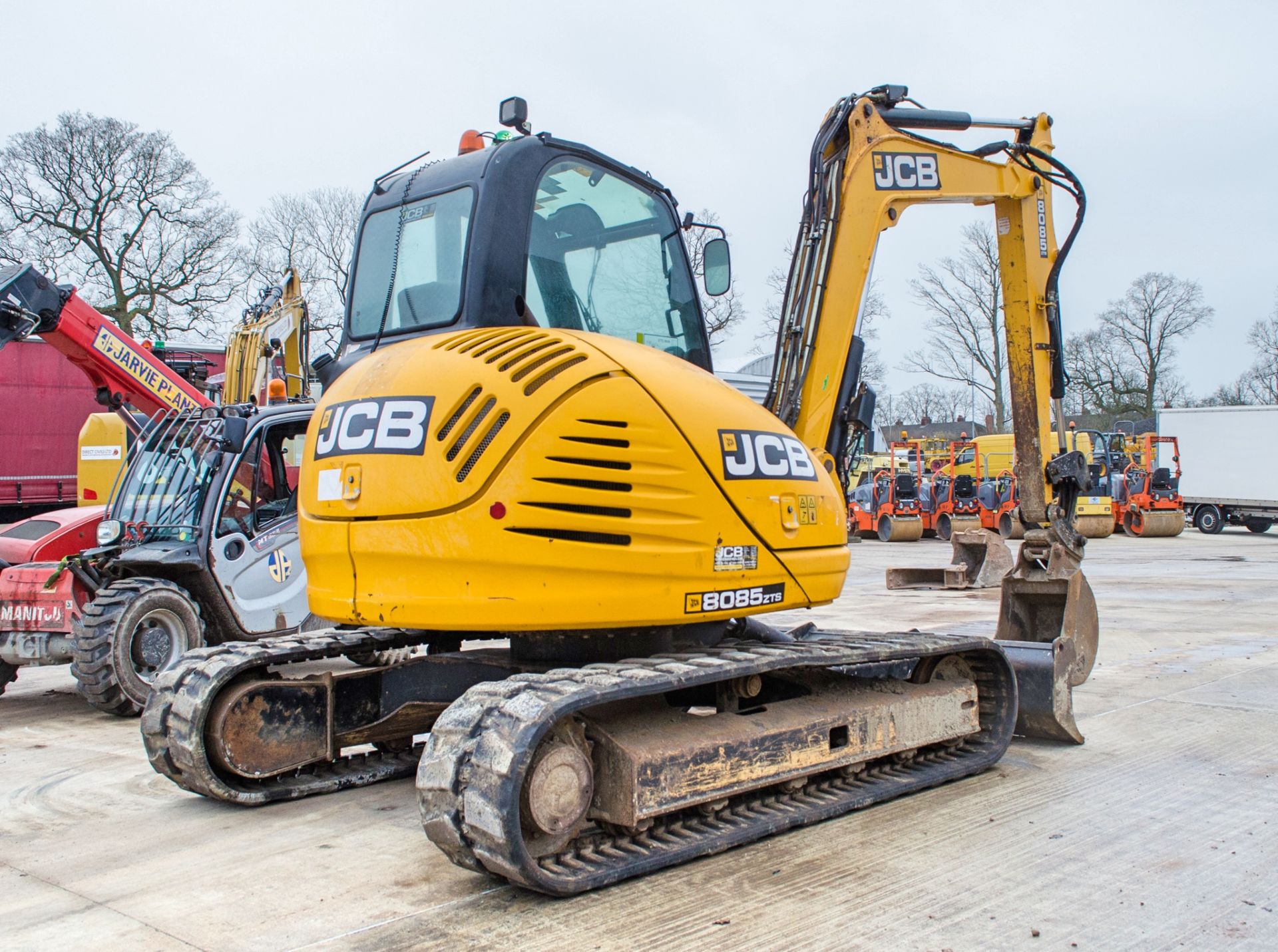 JCB 8085 8.5 tonne rubber tracked midi excavator Year: 2013 S/N: 1073059 Recorded Hours: 92826 ( - Image 3 of 22