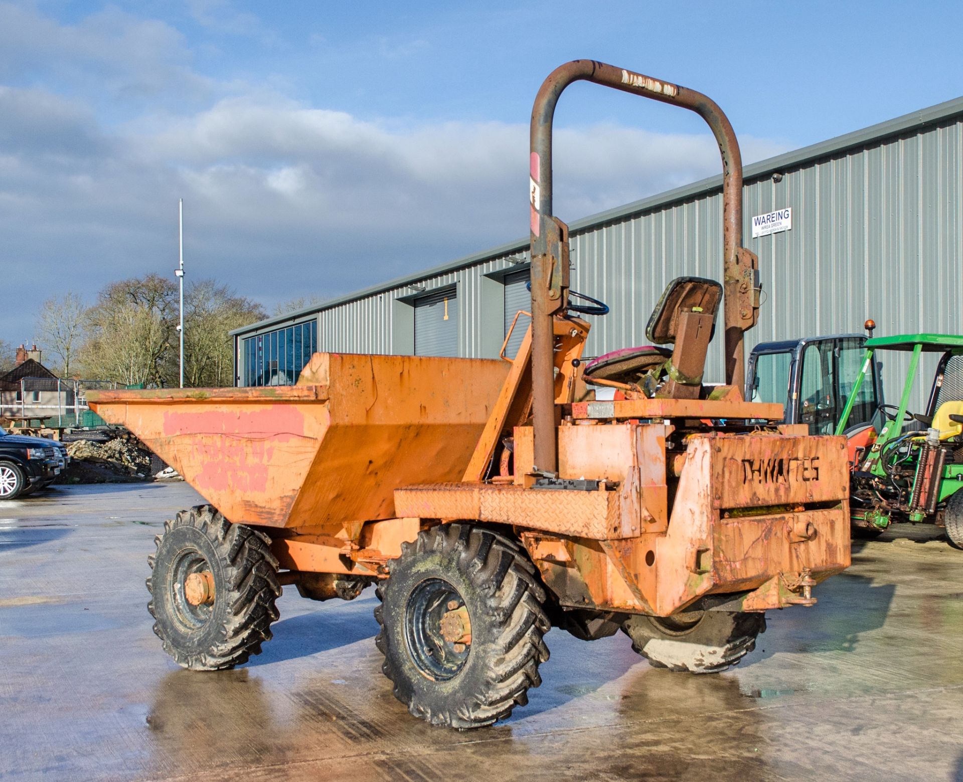 Thwaites 3 tonne straight skip dumper ** Hydraulic pipe split to the steering ram ** - Image 2 of 17