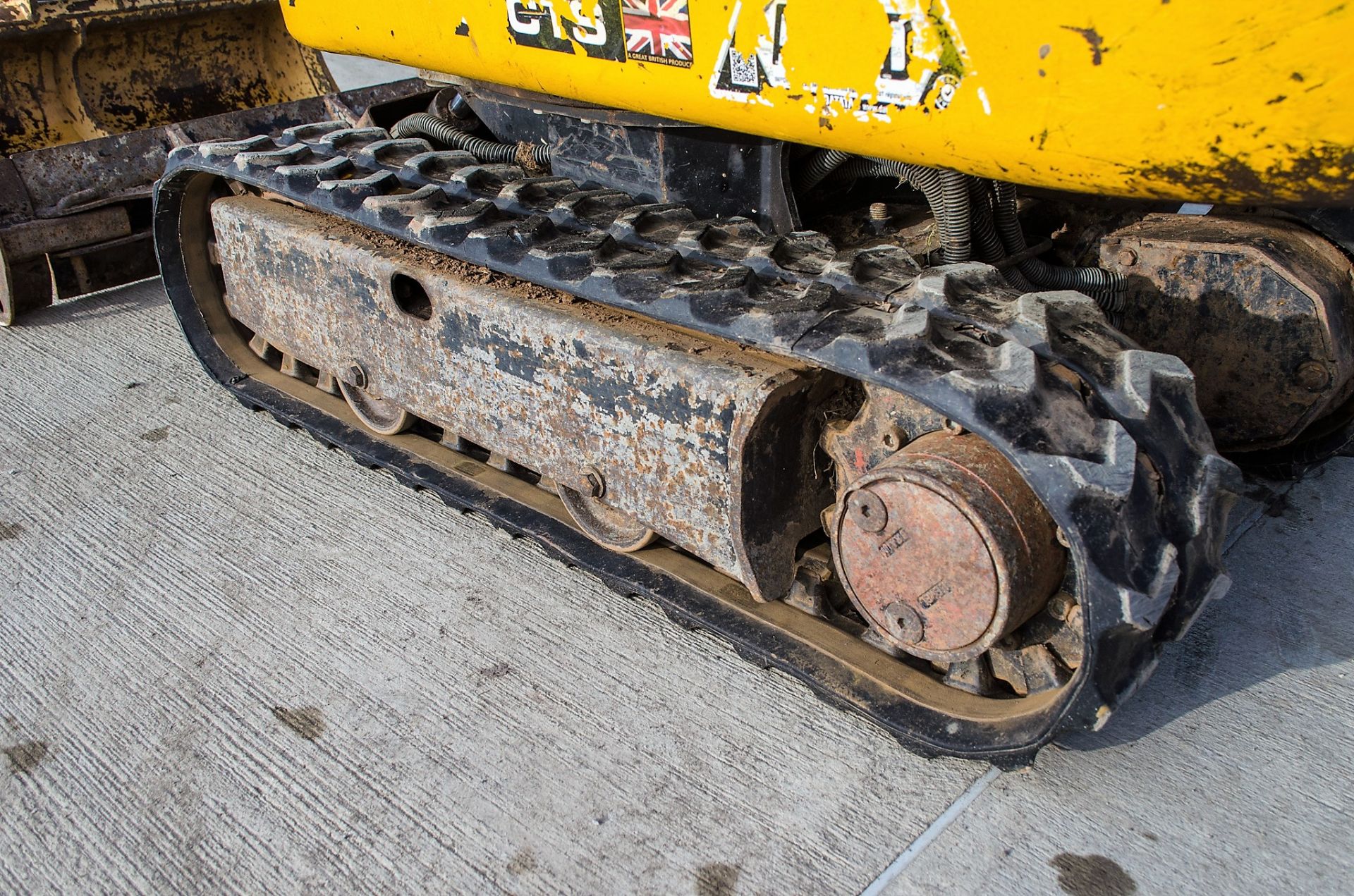 JCB 8008 CTS 0.8 tonne rubber tracked micro excavator Year: 2014 S/N: 2410547 Recorded Hours: 1625 - Image 9 of 20