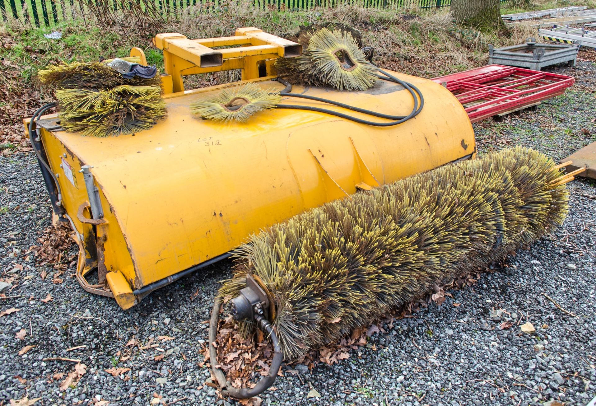 JCB hydraulic sweeper ** In disrepair ** A755465