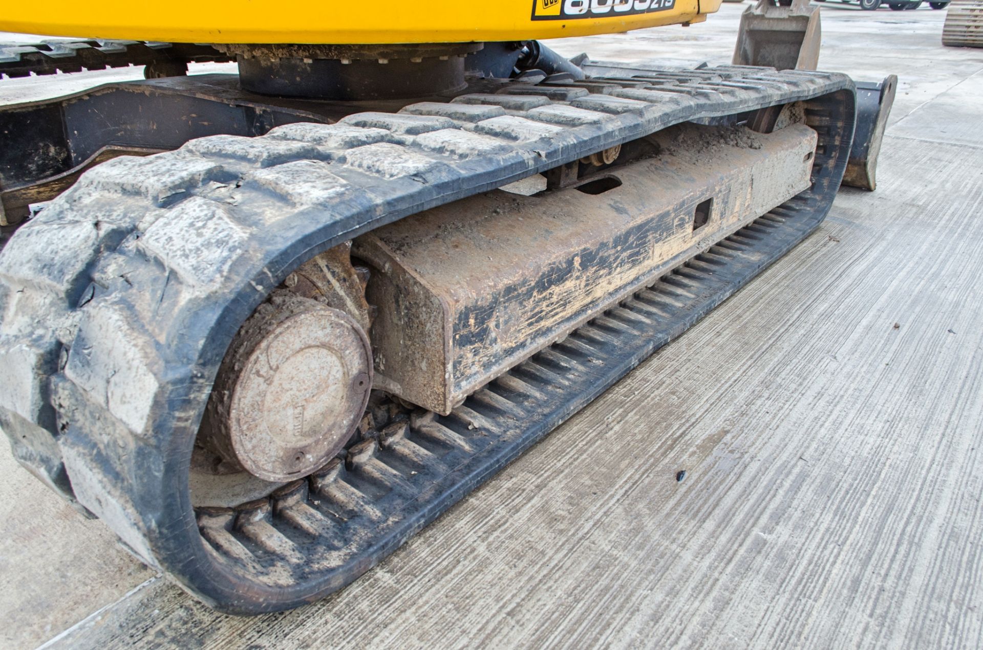 JCB 8085 8.5 tonne rubber tracked midi excavator Year: 2013 S/N: 1073059 Recorded Hours: 92826 ( - Image 8 of 22