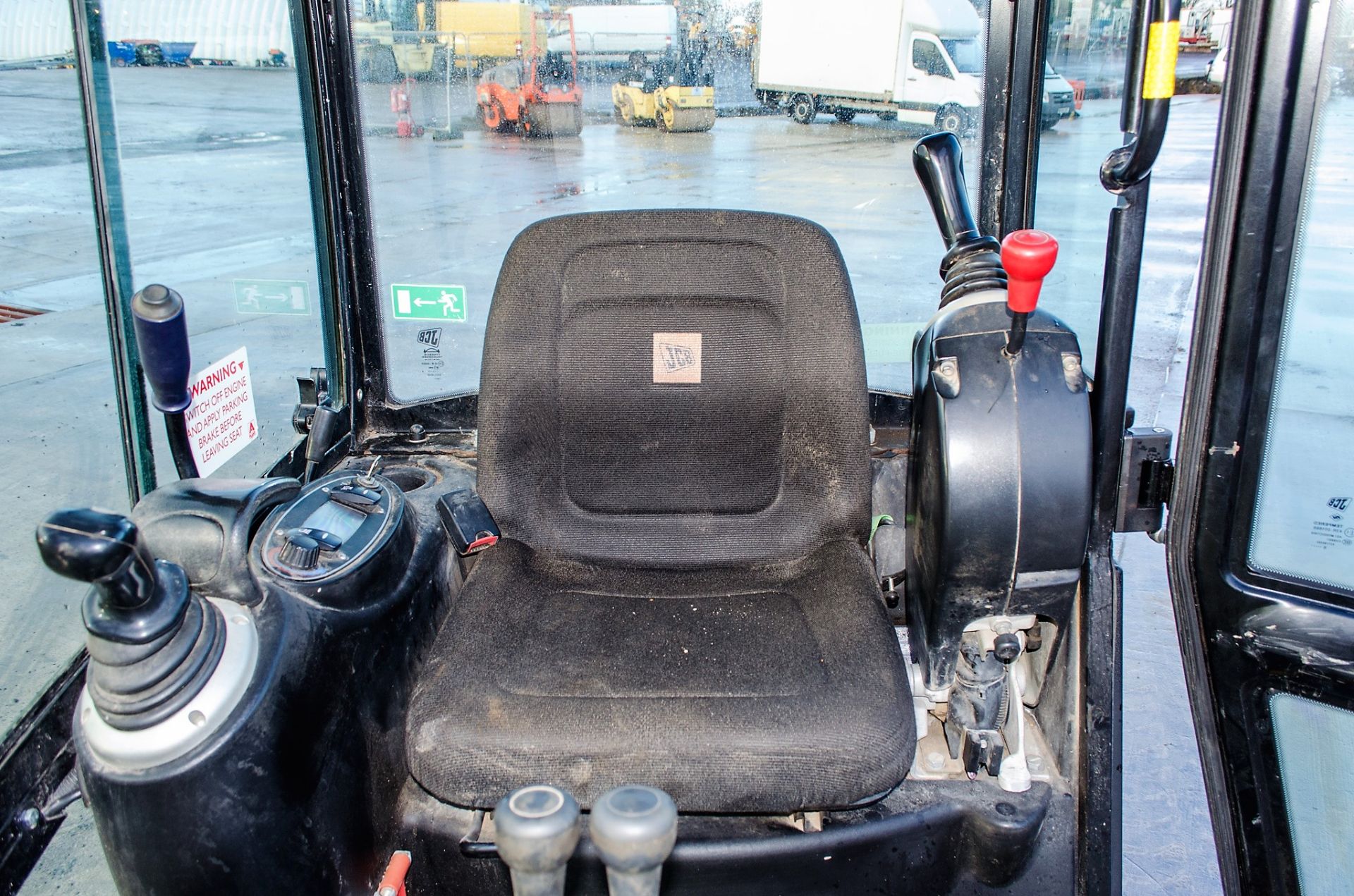 JCB 8016 1.5 tonne rubber tracked mini excavator Year: 2014 S/N: 2071655 Recorded Hours: 1492 blade, - Image 18 of 21