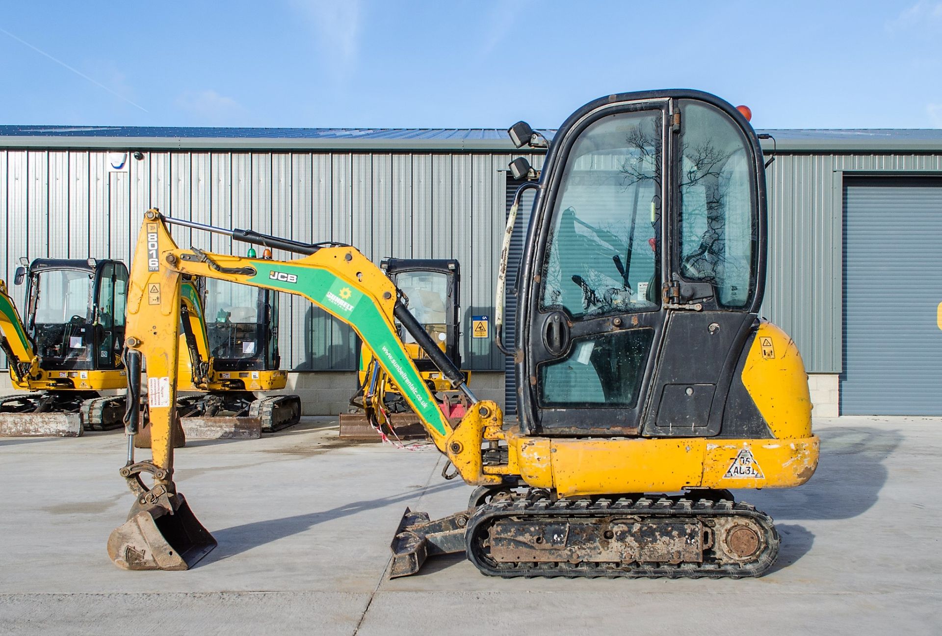 JCB 8016 1.5 tonne rubber tracked mini excavator Year: 2015 S/N: 2071736 Recorded Hours: 2127 blade, - Image 7 of 22