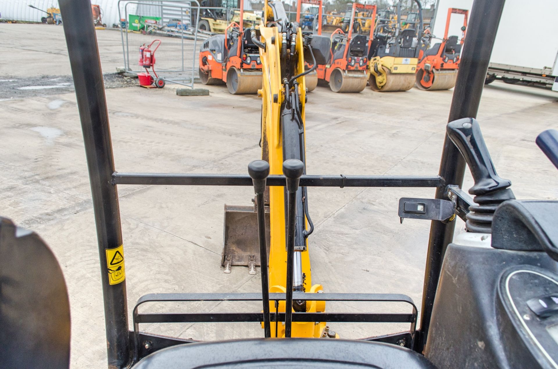 JCB 8014 CTS 1.5 tonne rubber tracked mini excavator Year: 2014 S/N: 2070496 Recorded Hours: 1539 - Image 18 of 20