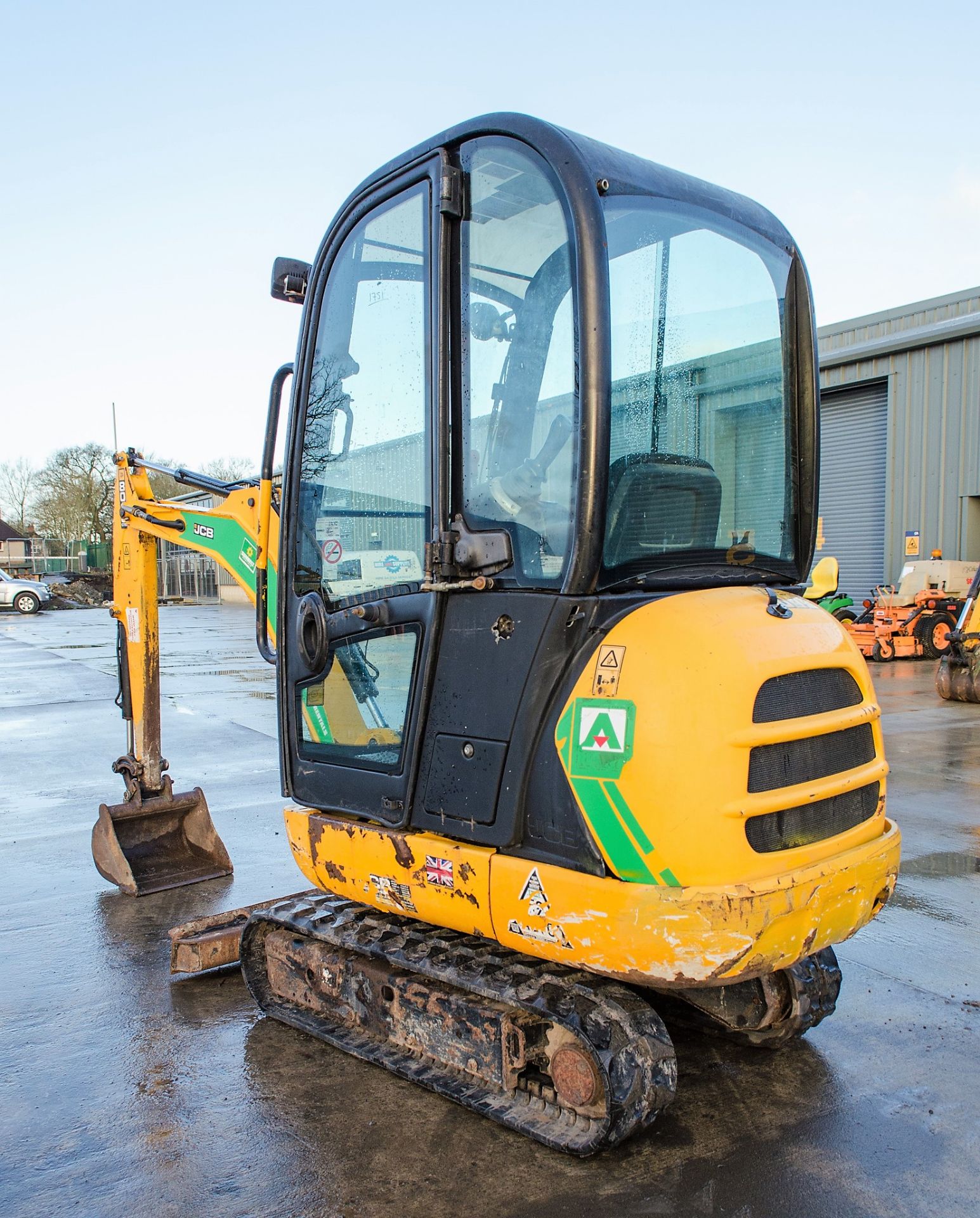 JCB 8016 1.5 tonne rubber tracked mini excavator Year: 2014 S/N: 2071571 Recorded Hours: 2133 blade, - Image 3 of 21