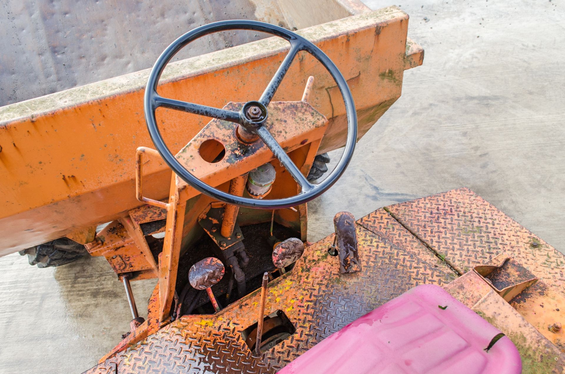 Thwaites 3 tonne straight skip dumper ** Hydraulic pipe split to the steering ram ** - Image 17 of 17