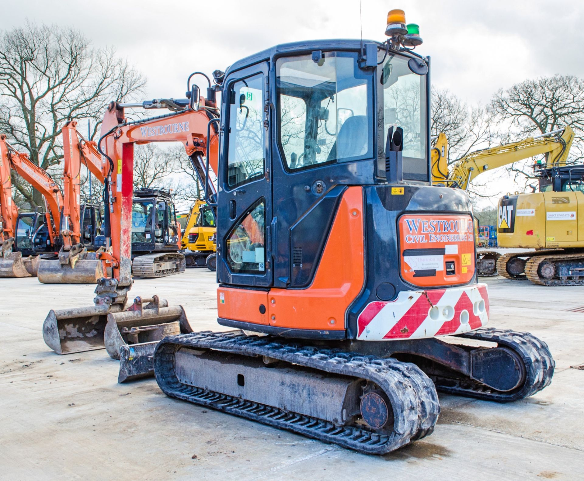 Hitachi ZX 48U - 5A 5 tonne rubber tracked midi excavator Year: 2017 S/N: 34951 Recorded hours: - Image 4 of 24