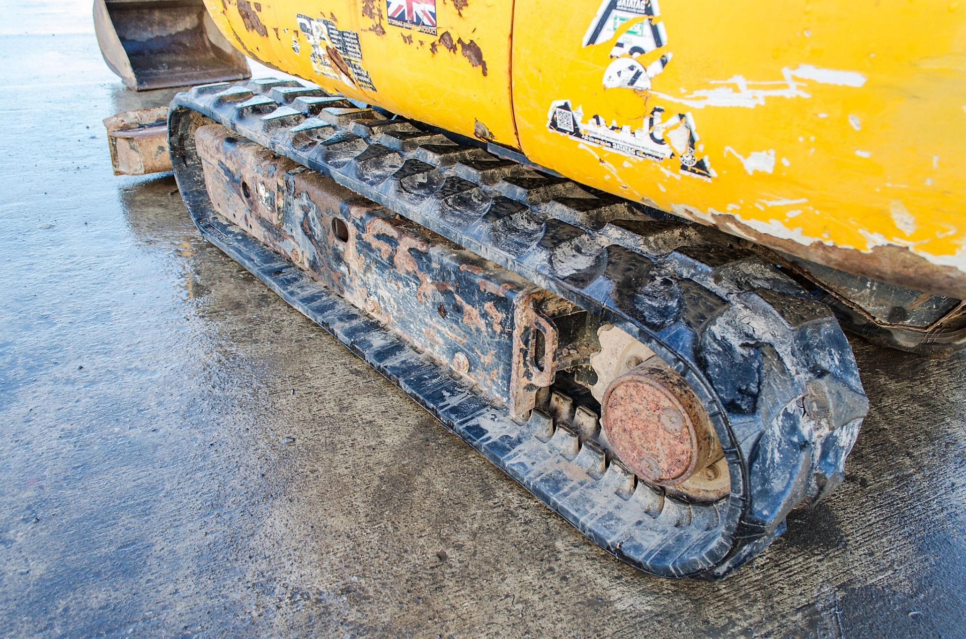 JCB 8016 1.5 tonne rubber tracked mini excavator Year: 2014 S/N: 2071571 Recorded Hours: 2133 blade, - Image 9 of 21