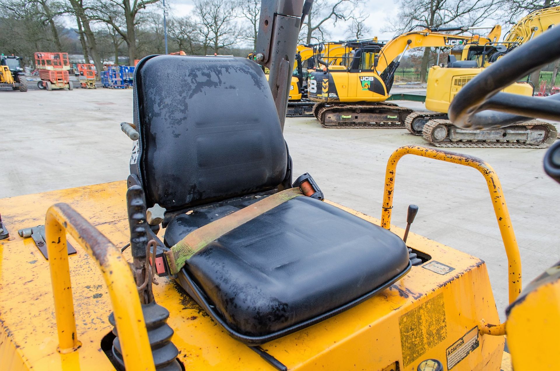 Thwaites 6 tonne straight skip dumper Year: 2010 S/N: 1007B6372 Recorded Hours: 3782 2204 - Image 19 of 20