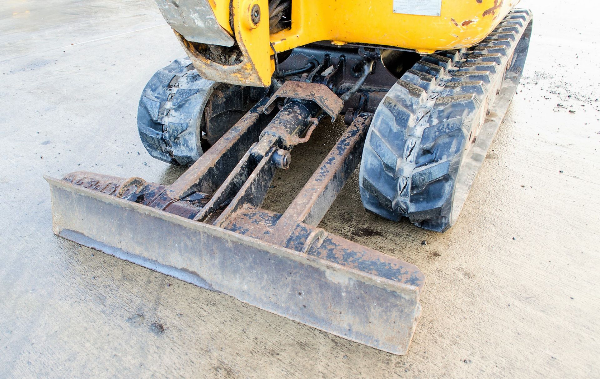 JCB 8016 1.5 tonne rubber tracked mini excavator Year: 2014 S/N: 2071655 Recorded Hours: 1492 blade, - Image 11 of 21