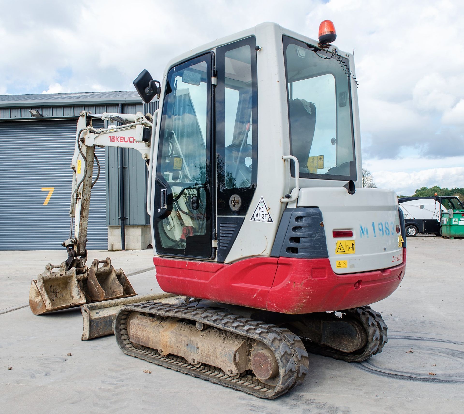 Takeuchi TB228 2.8 tonne rubber tracked mini excavator Year: 2015 S/N: 122804265 Recorded Hours: - Image 4 of 19