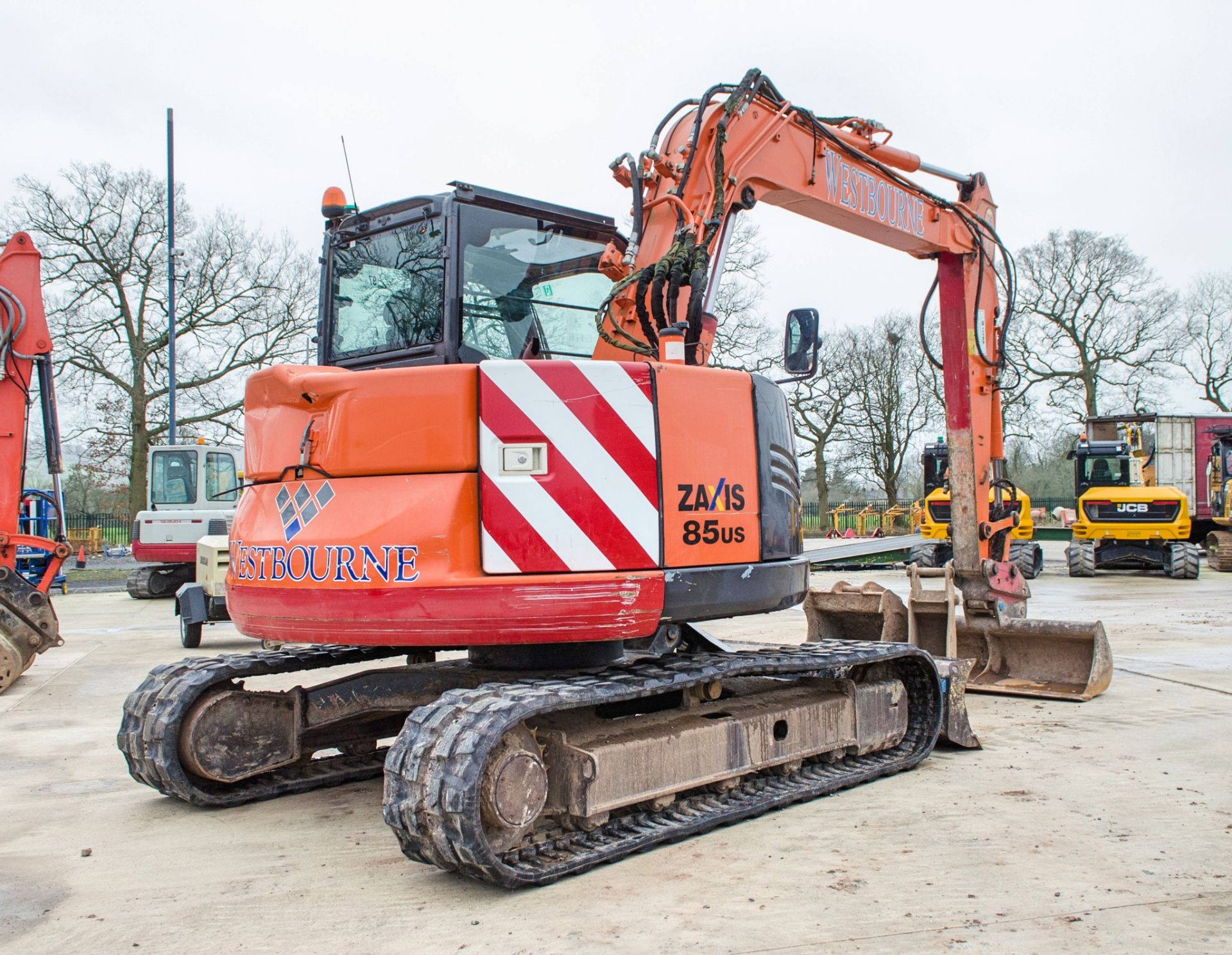 Hitachi ZX 85 US-5A 8.5 tonne rubber tracked midi excavator Year: 2013 S/N: 80038 Recorded hours: - Image 3 of 26