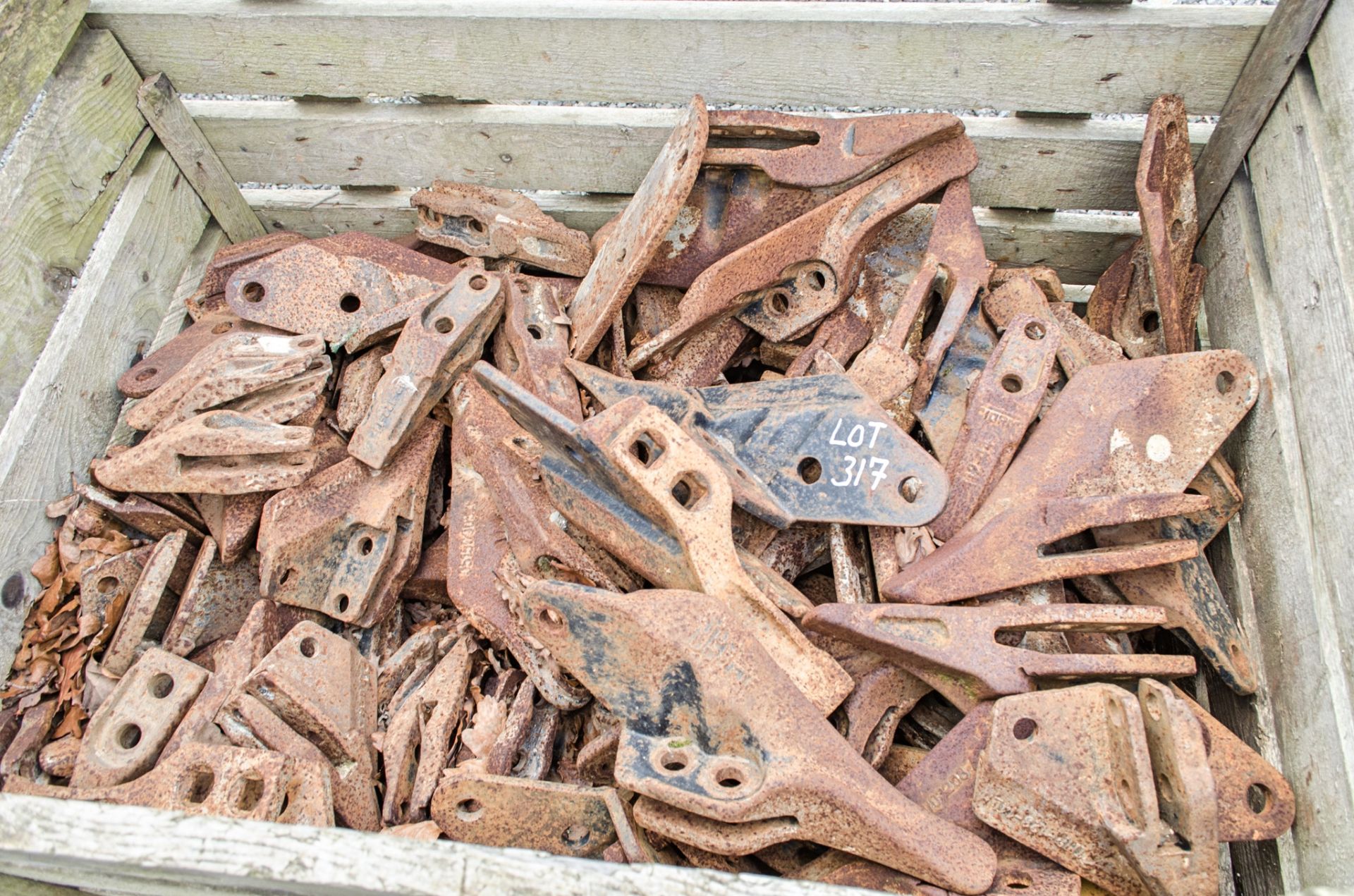 Wooden crate of digger bucket teeth as photographed - Image 2 of 2