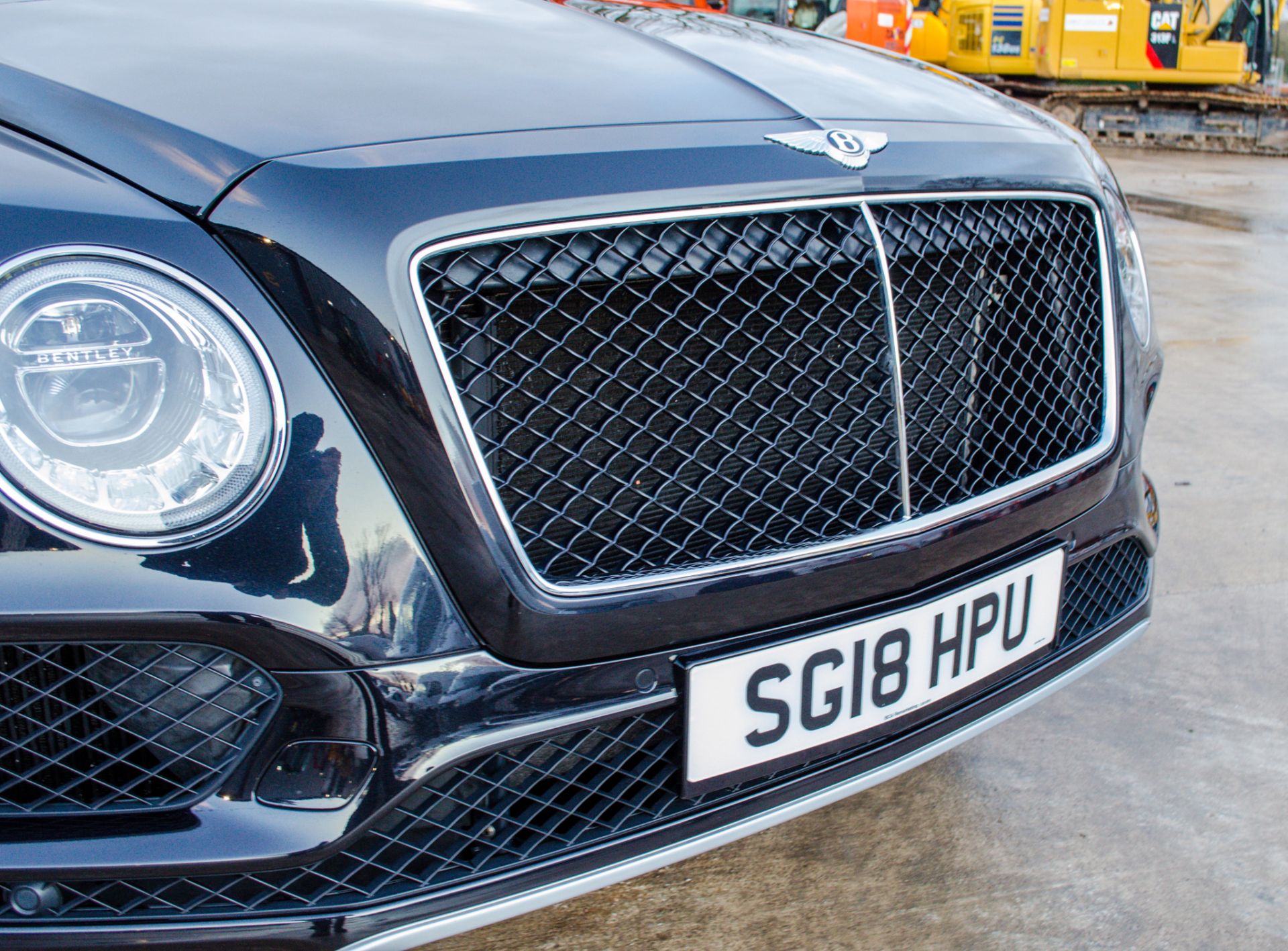 Bentley Bentayga 4.0 V8 diesel 4wd 7 seat SUV Reg No: SG 18 HPU Recorded Mileage: 37,650 Date of - Image 8 of 41