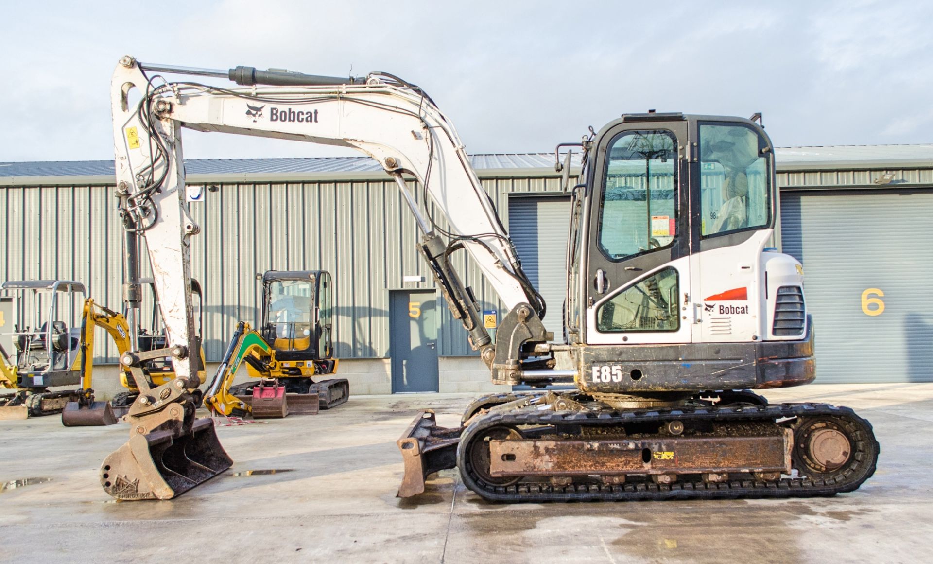 Bobcat E85 8.5 tonne rubber tracked excavator Year: 2014 S/N: 11834 Recorded Hours: Not displayed ( - Image 7 of 23