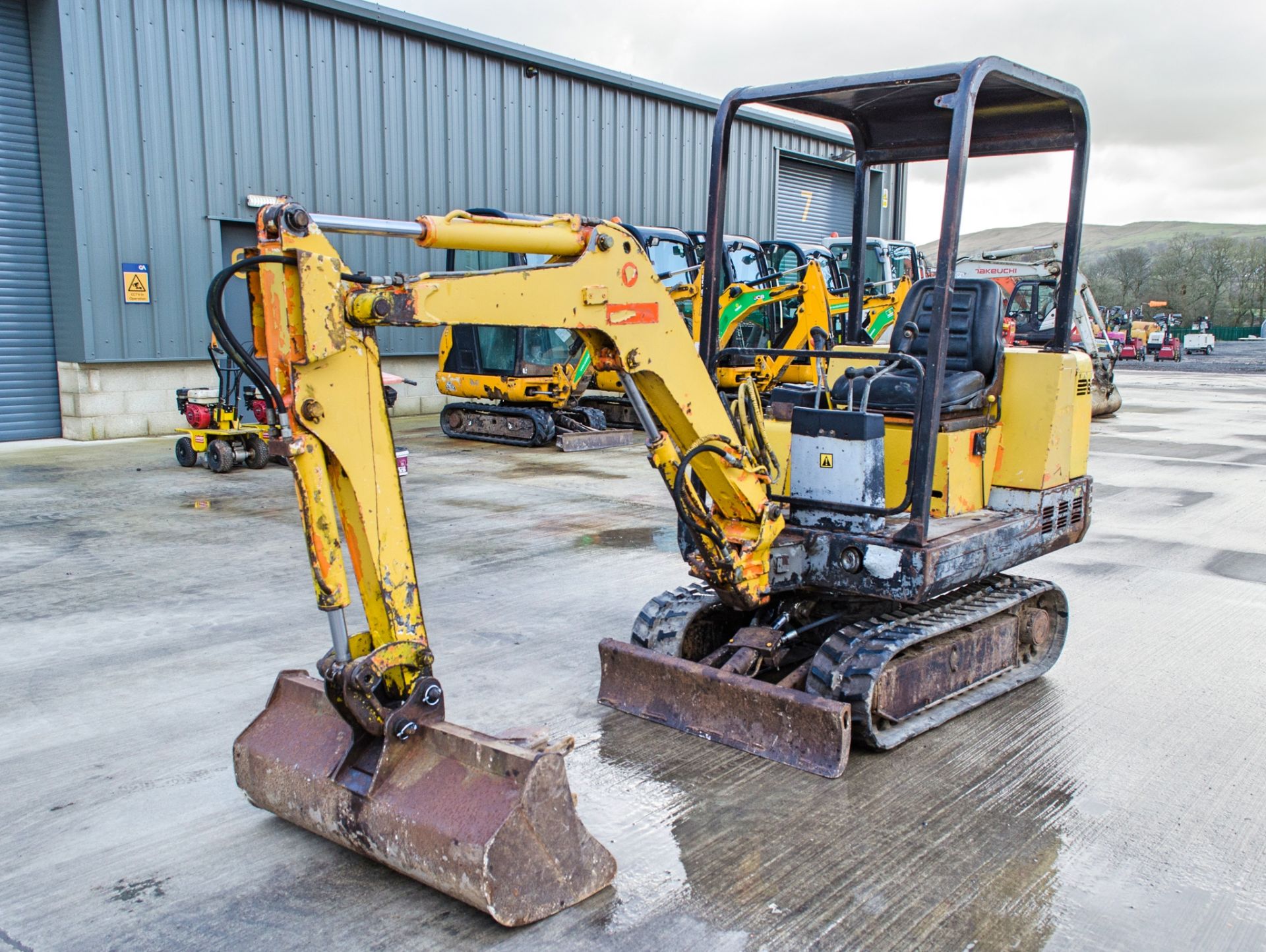 Pel Job EB12-4 1.5 tonne rubber tracked mini excavator Year: 1995 S/N: 26573 Recorded Hours: 00239