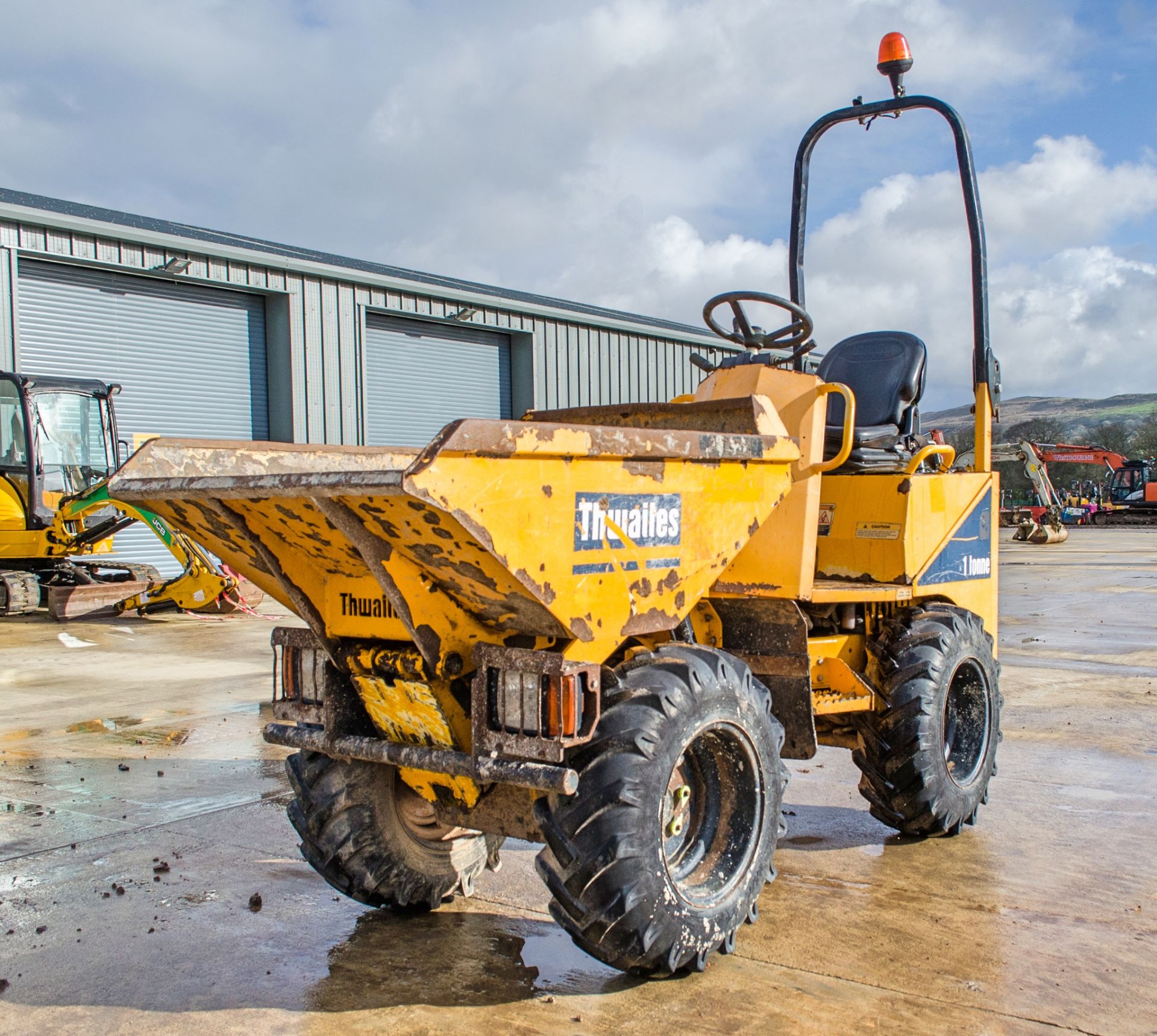 Thwaites 1 tonne hi-tip dumper Year: 2014 S/N: 17C7799 Recorded Hours: 1736 A635321