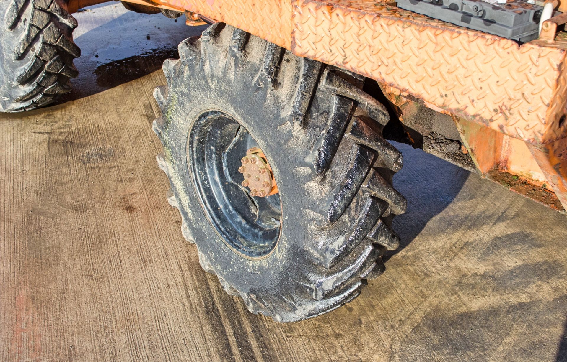 Thwaites 3 tonne straight skip dumper ** Hydraulic pipe split to the steering ram ** - Image 11 of 17