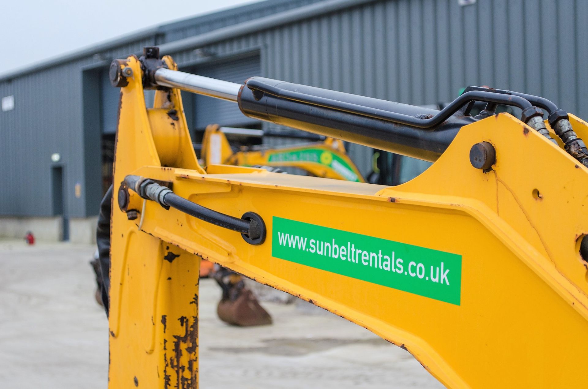 JCB 8018 1.8 tonne rubber tracked mini excavator Year: 2013 S/N: 2074806 Recorded Hours: 1604 blade, - Image 14 of 21