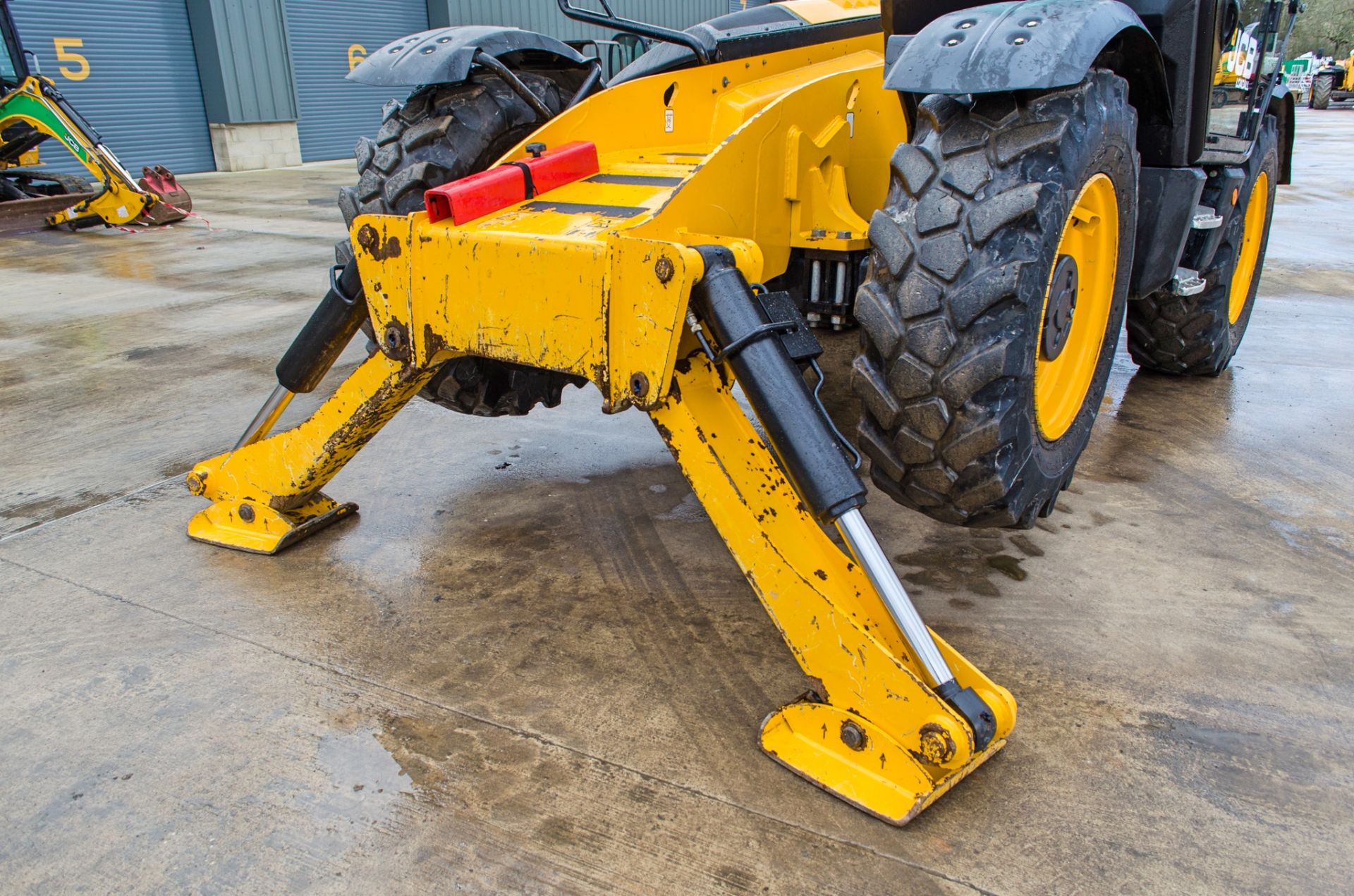 JCB 535-125 12.5 metre telescopic handler  Year: 2018  S/N: 2729598 Recorded Hours: 3799 - Image 11 of 22