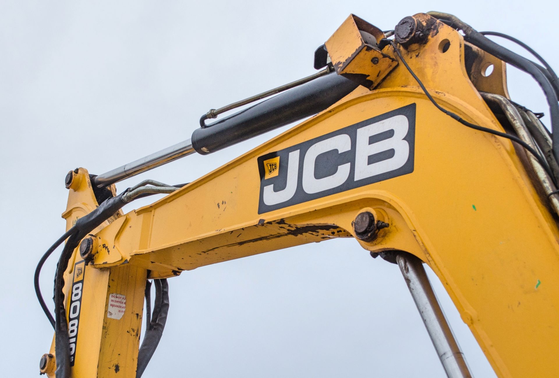 JCB 8085 8.5 tonne rubber tracked midi excavator Year: 2013 S/N: 1073059 Recorded Hours: 92826 ( - Image 12 of 22