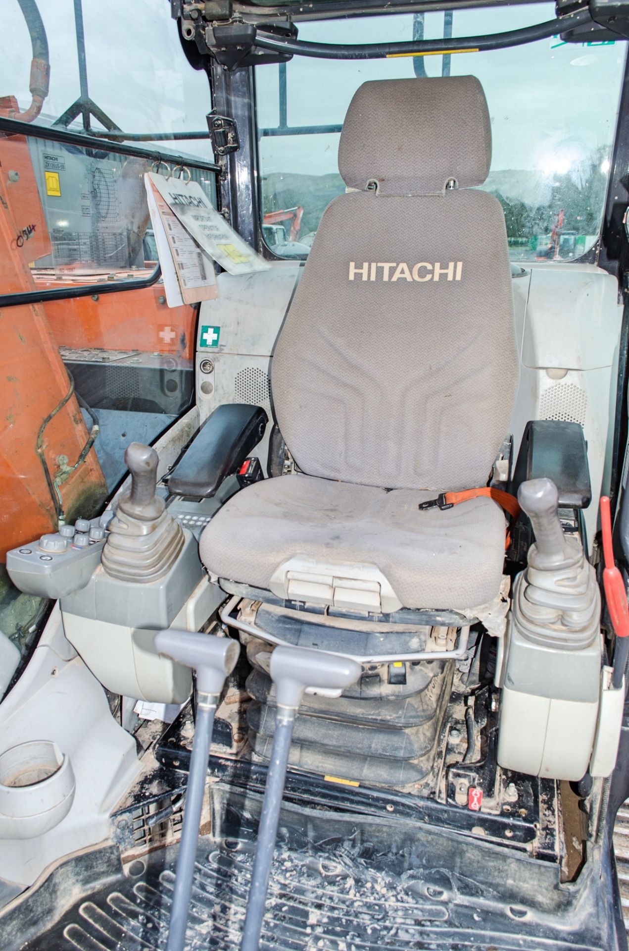 Hitachi ZX 135 US-5B 14.5 tonne steel tracked excavator Year: 2014 S/N: 92769 Recorded hours: 8350 - Image 24 of 25