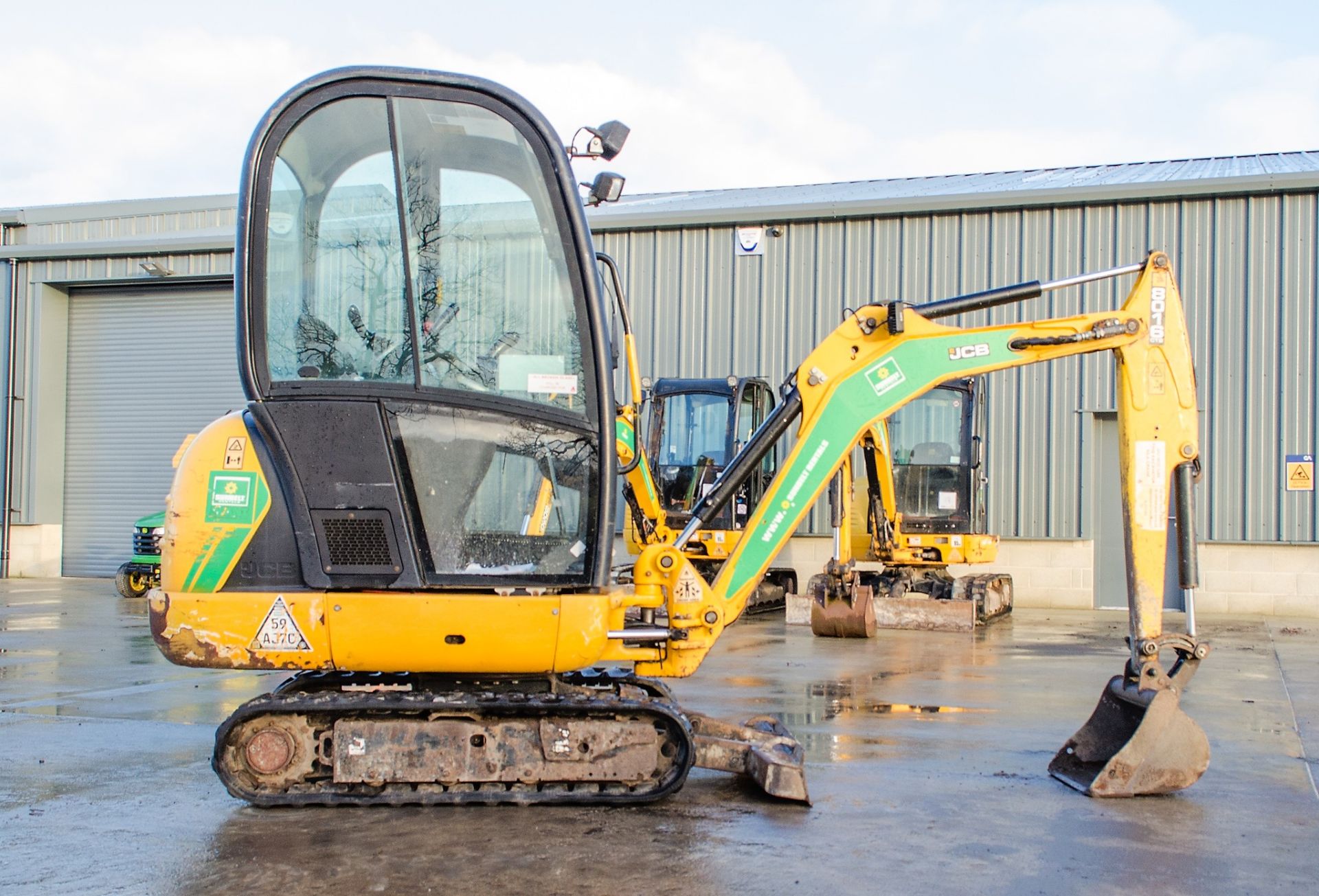 JCB 8016 1.5 tonne rubber tracked mini excavator Year: 2014 S/N: 2071571 Recorded Hours: 2133 blade, - Image 8 of 21
