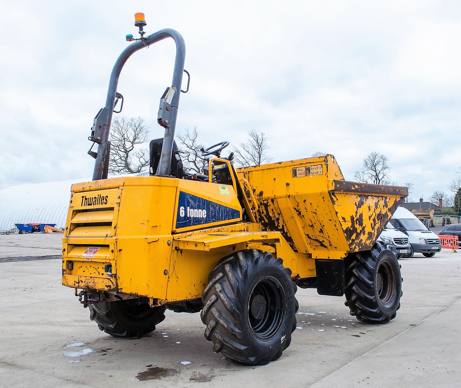 Thwaites 6 tonne straight skip dumper Year: 2010 S/N: 1007B6372 Recorded Hours: 3782 2204 - Image 3 of 20