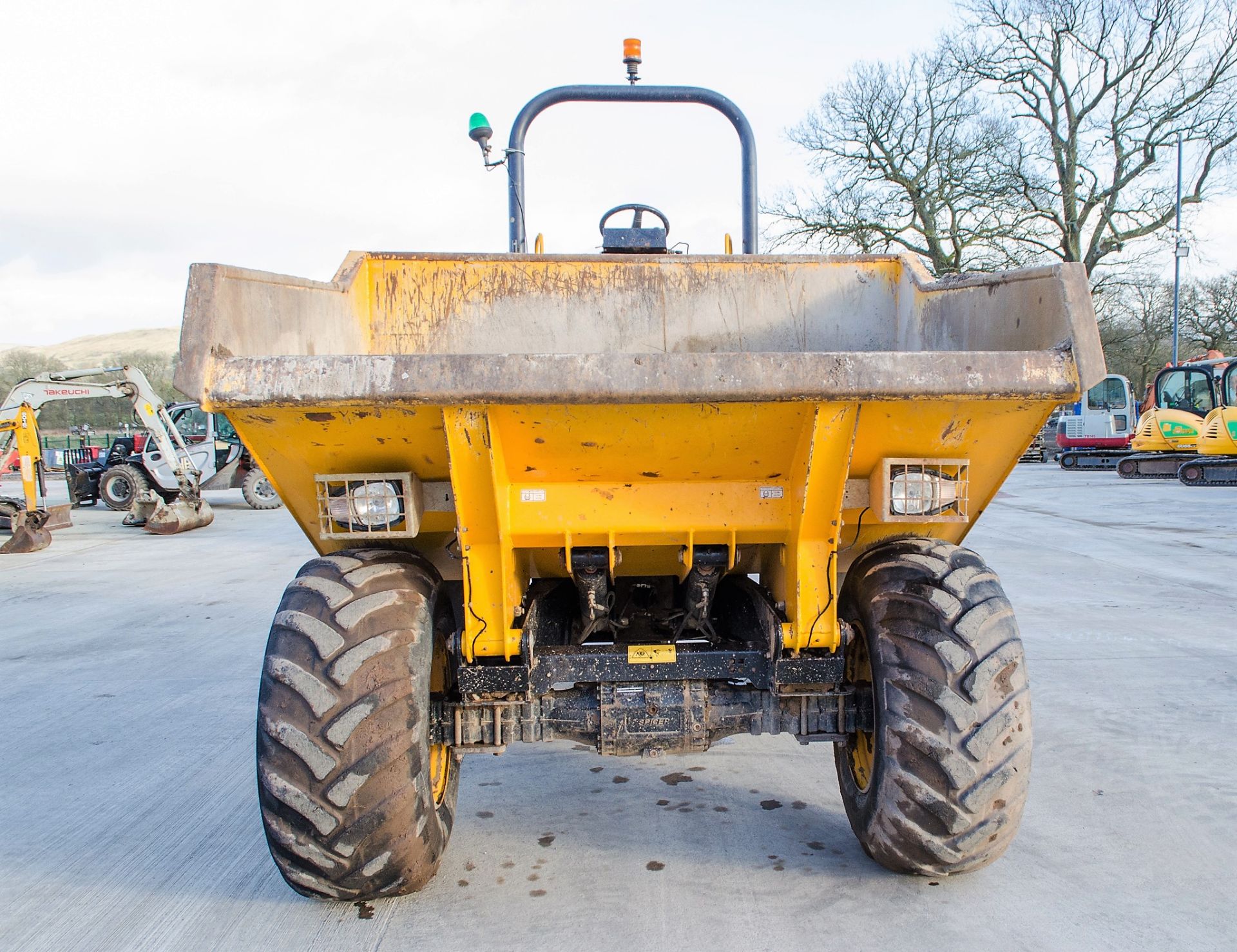 JCB 9 tonne straight skip dumper Year: 2015 S/N: EFFRM7587 Recorded Hours: 1568 c/w V5C registration - Image 5 of 21