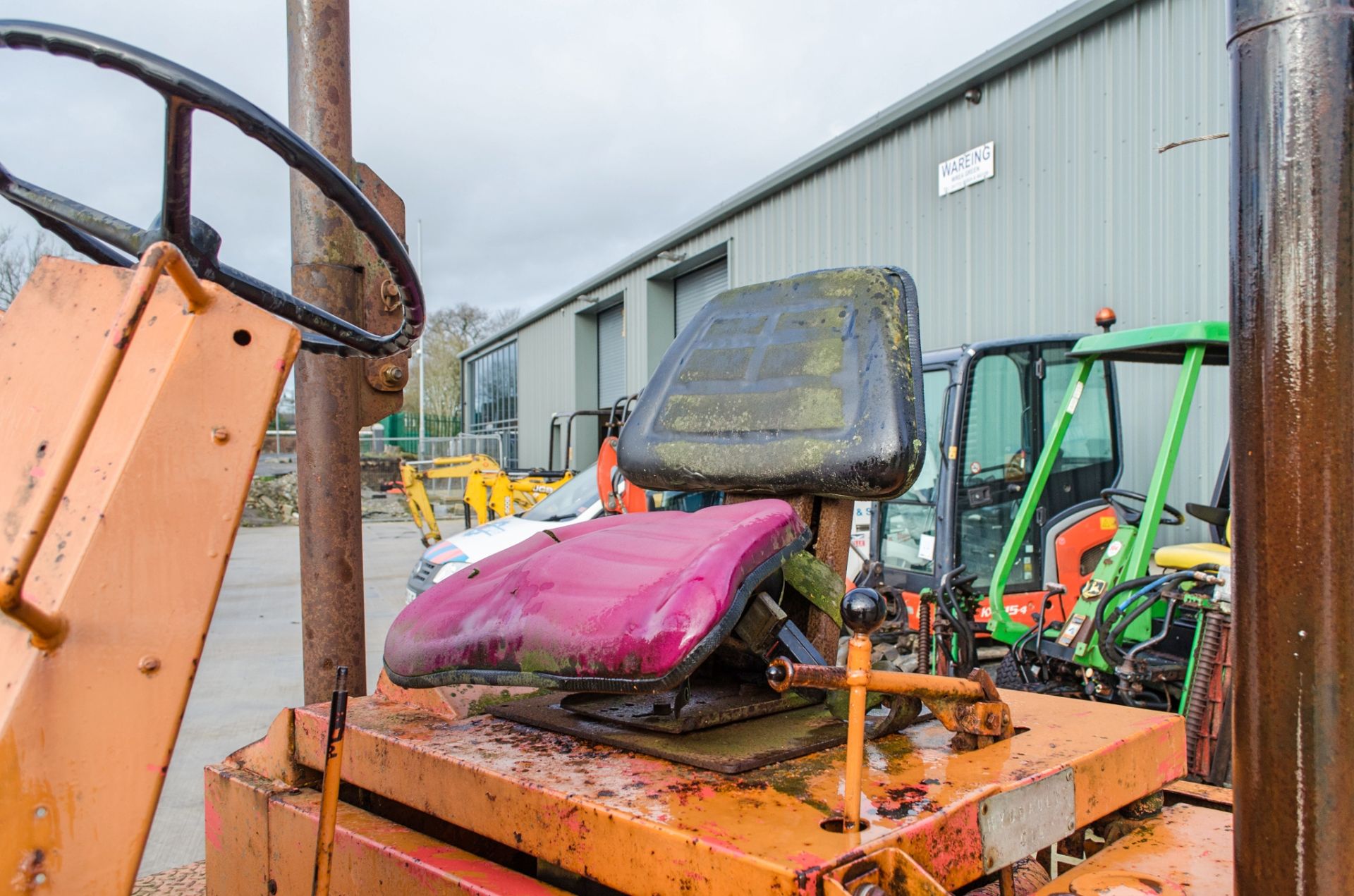 Thwaites 3 tonne straight skip dumper ** Hydraulic pipe split to the steering ram ** - Image 16 of 17