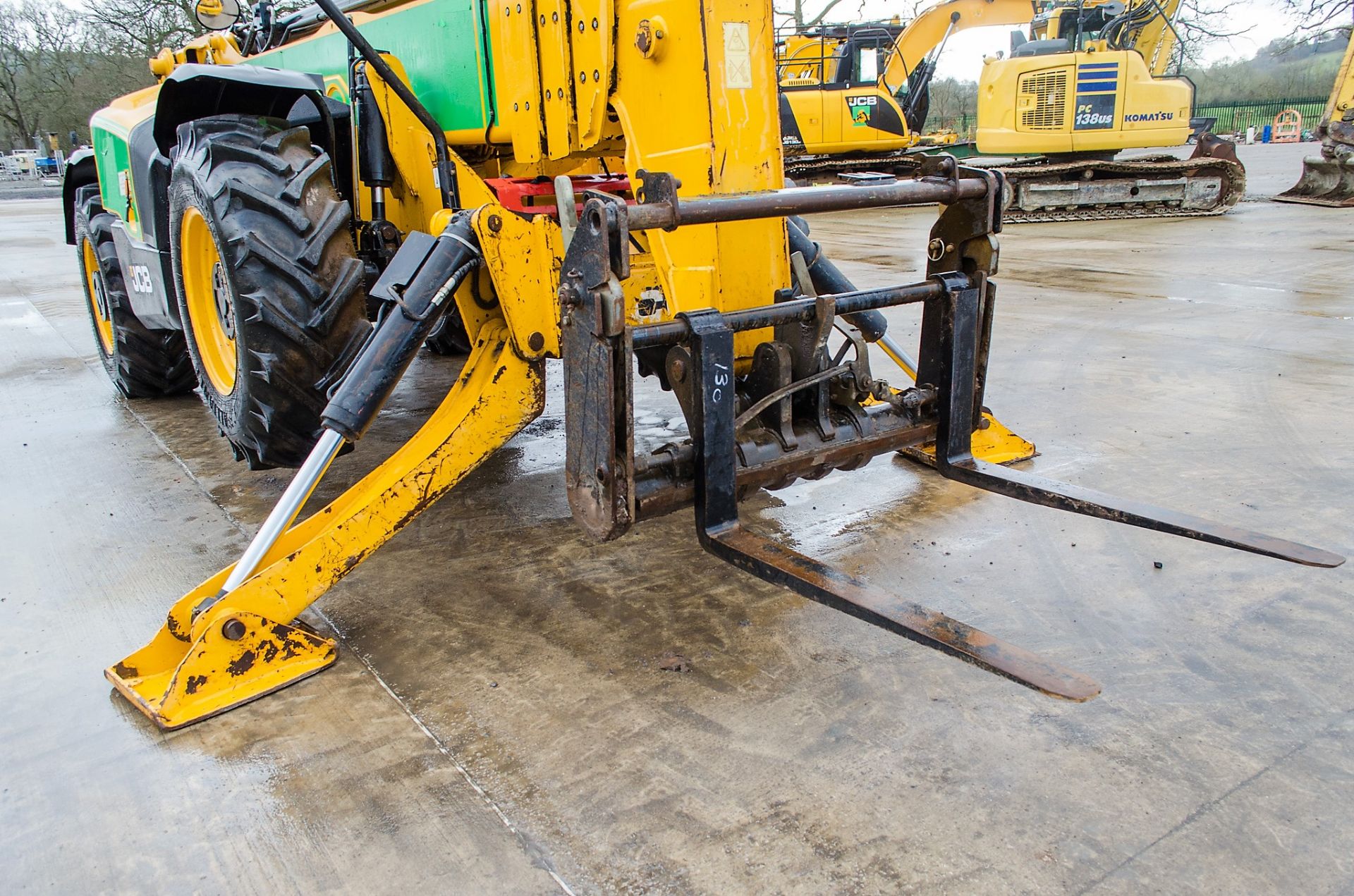 JCB 540-170 17 metre telescopic handler Year: 2014 S/N: 2341088 Recorded Hours: 5298 c/w sway - Image 10 of 22