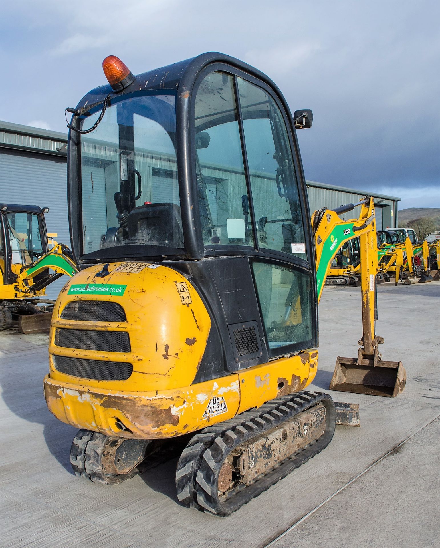 JCB 8016 1.5 tonne rubber tracked mini excavator Year: 2015 S/N: 2071736 Recorded Hours: 2127 blade, - Image 3 of 22