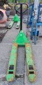 Hand hydraulic pallet truck A1091454