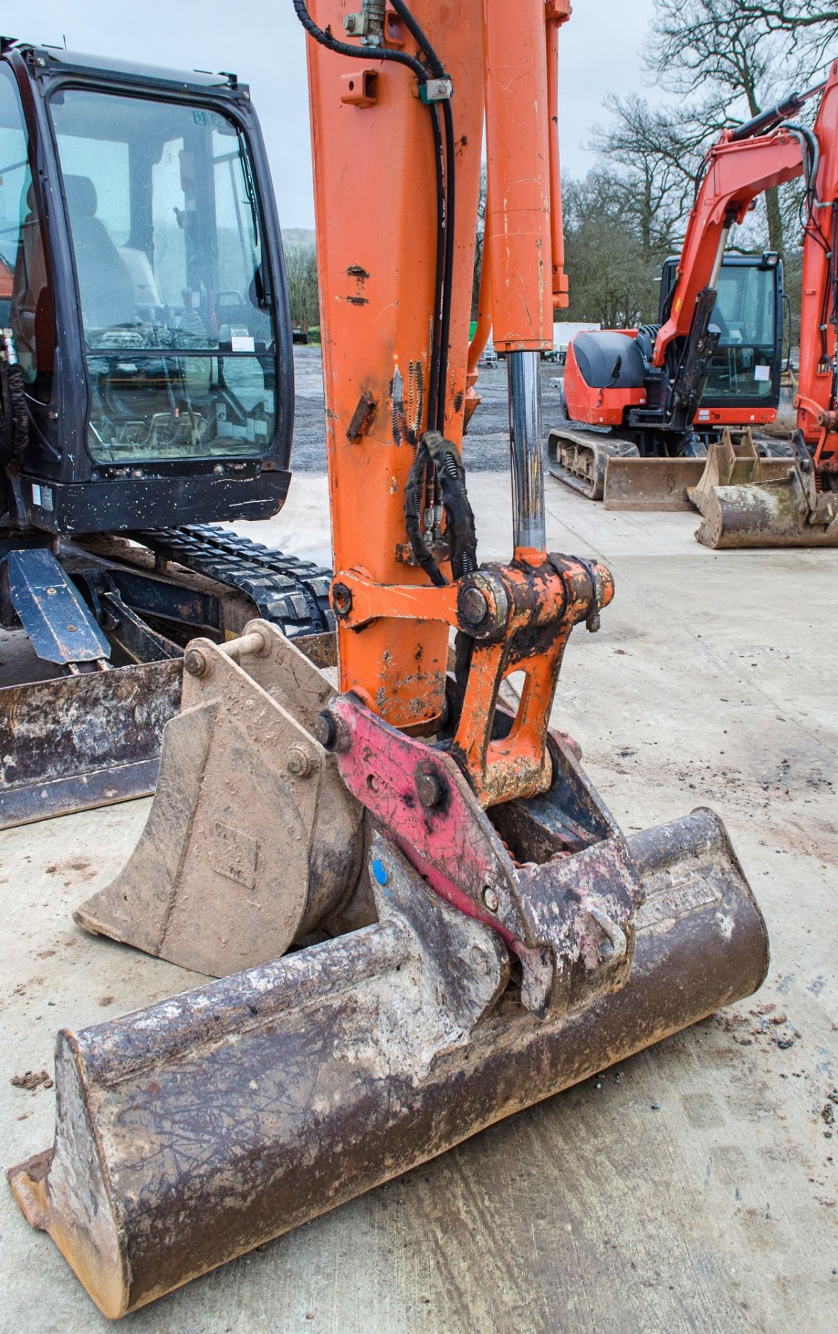 Hitachi ZX 85 US-5A 8.5 tonne rubber tracked midi excavator Year: 2013 S/N: 80038 Recorded hours: - Image 14 of 26