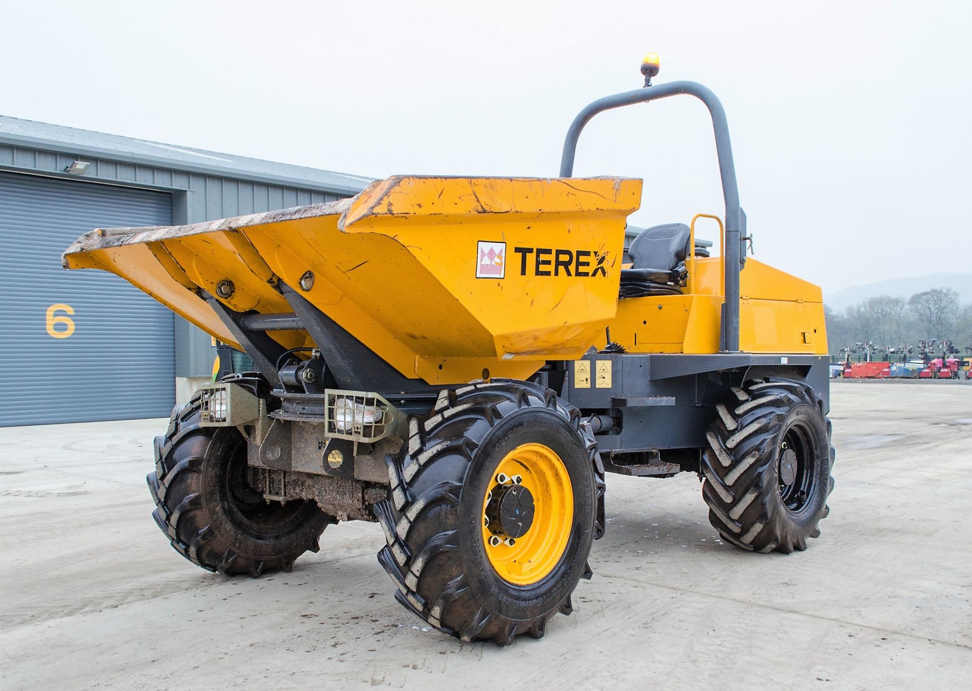 Terex 6 tonne swivel skip dumper Year: 2014 S/N: EEAPJ6204 Recorded Hours: 1329 A641691