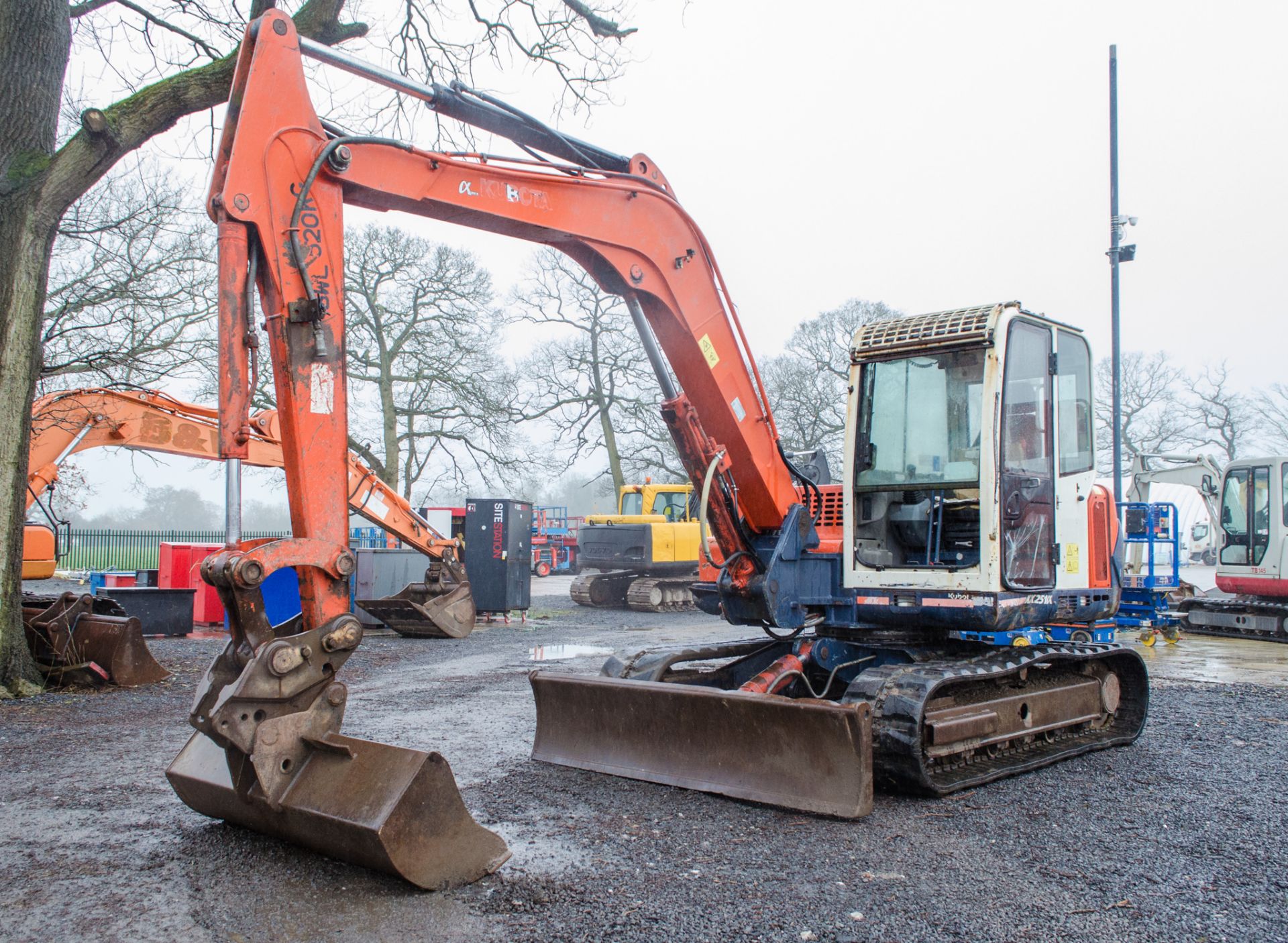 Kubota K251 7.5 tonne rubber tracked excavator Year: 2006 S/N: 80537 Recorded Hours: 3698 blade,