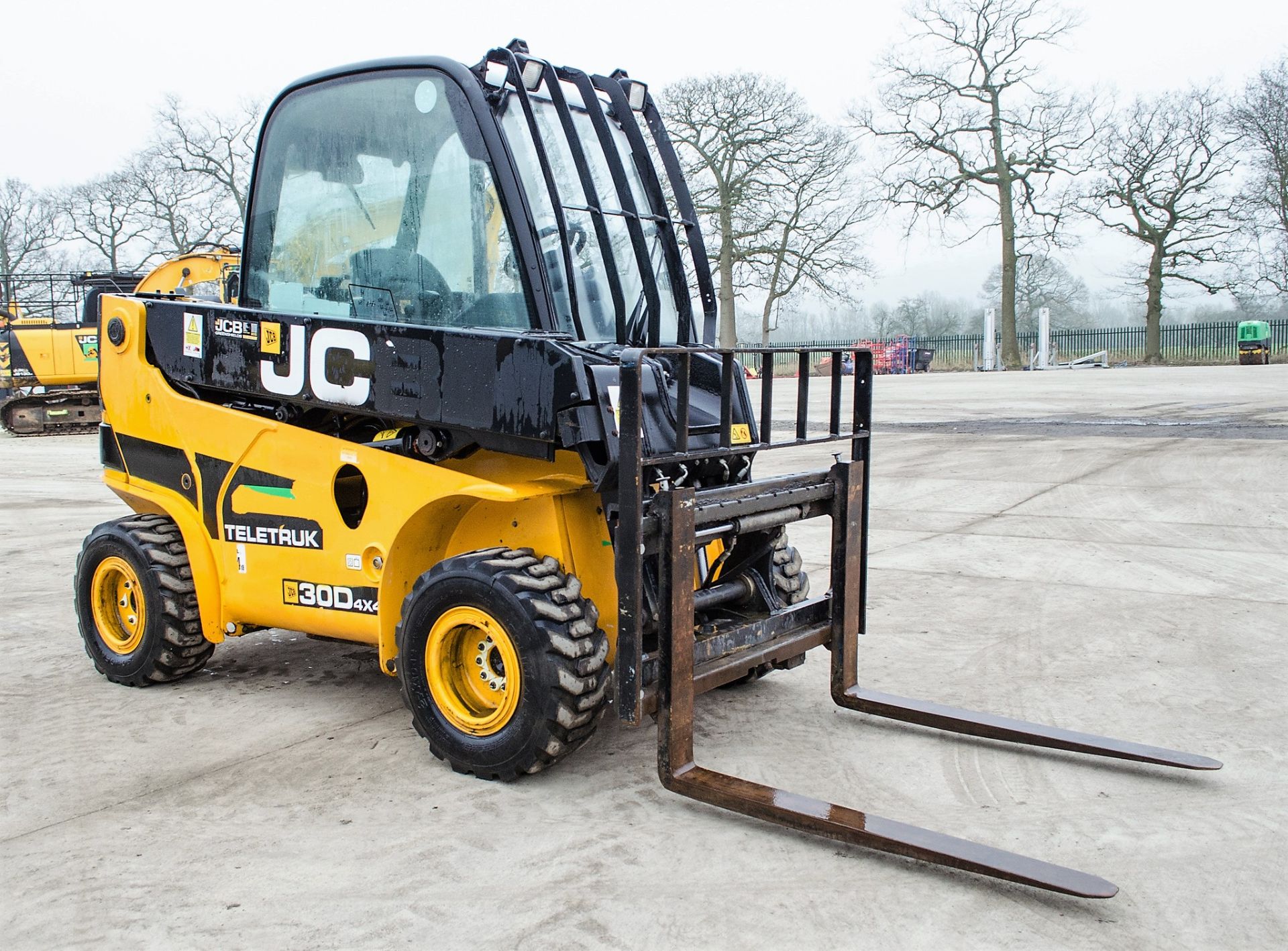JCB Teletruk 30D 4x4 telescopic fork lift truck Year: 2013 S/N: 1541935 Recorded Hours: 1127 A623434 - Image 2 of 24