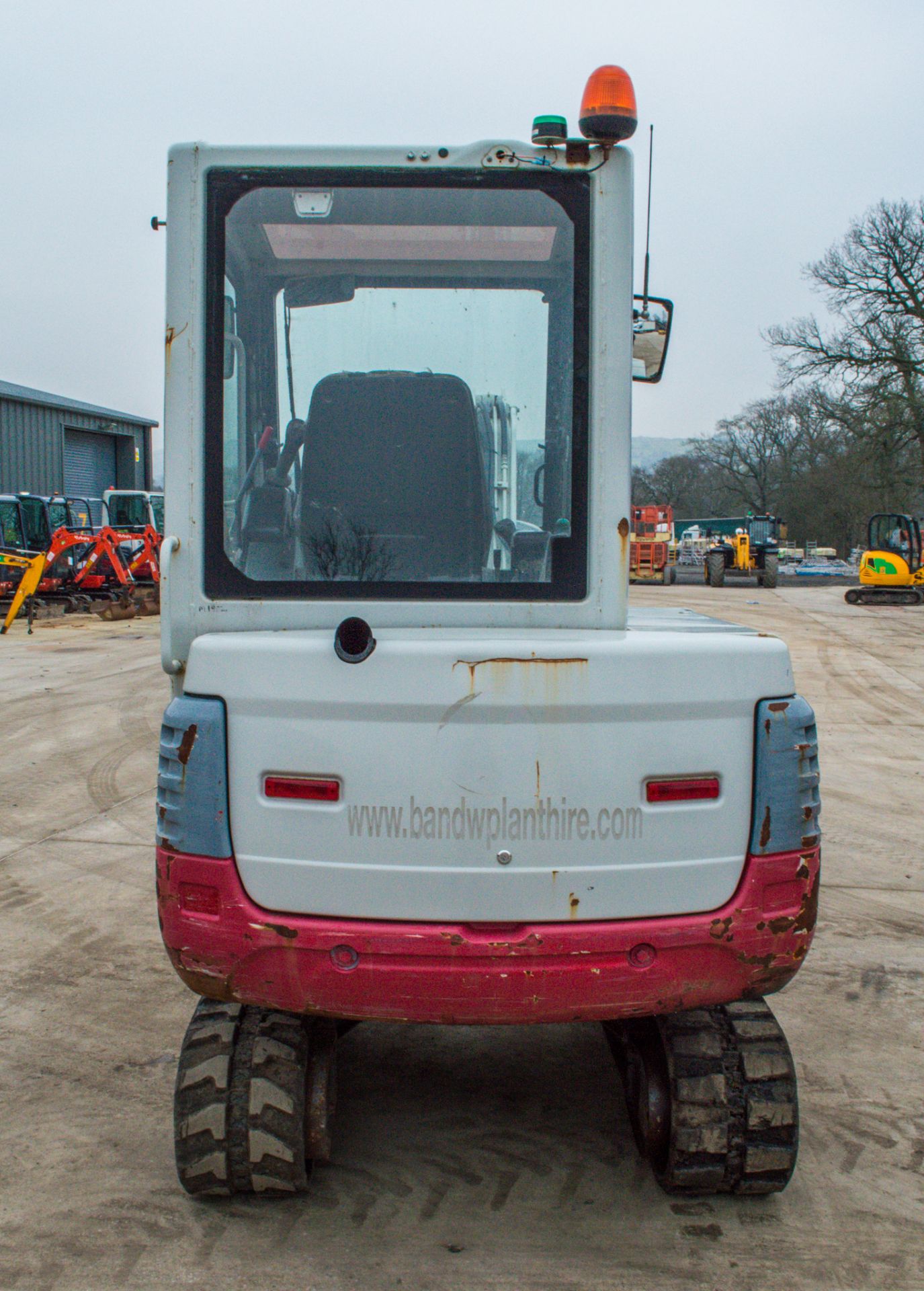 Takeuchi TB228 2.8 tonne rubber tracked excavator Year: 2015 S/N: 122804230 Recorded Hours: 3036 - Image 6 of 17