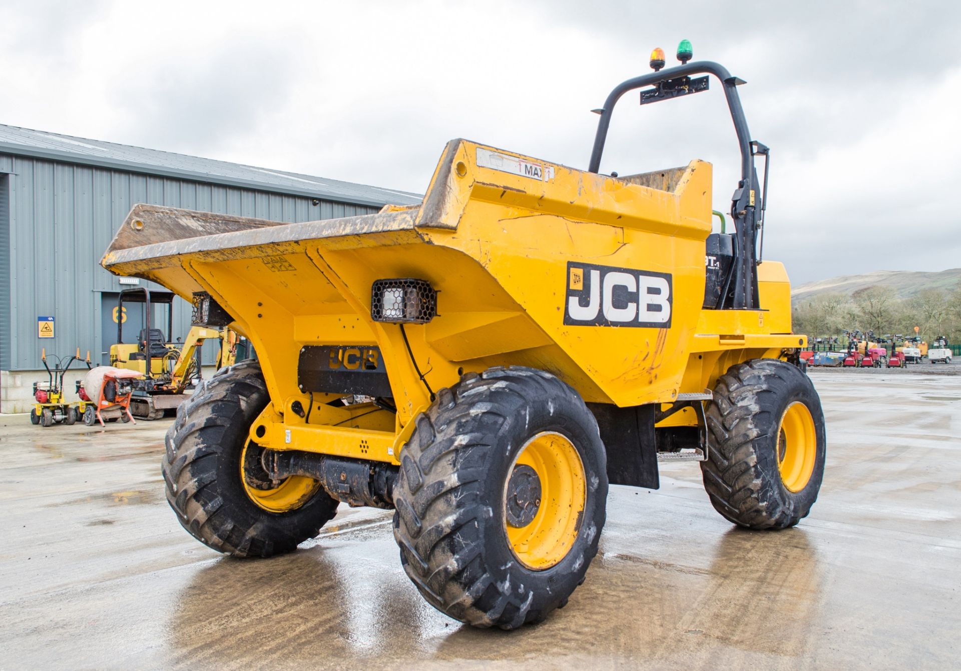 JCB 9 tonne straight skip dumper  Year: 2018 S/N: 2561910 Recorded Hours: 1438