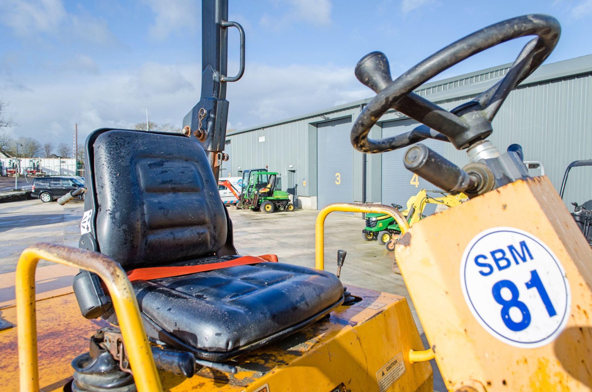 Thwaites 9 tonne straight skip dumper Year: 2014 S/N: 403D0170 Recorded Hours: 3025 - Image 16 of 20