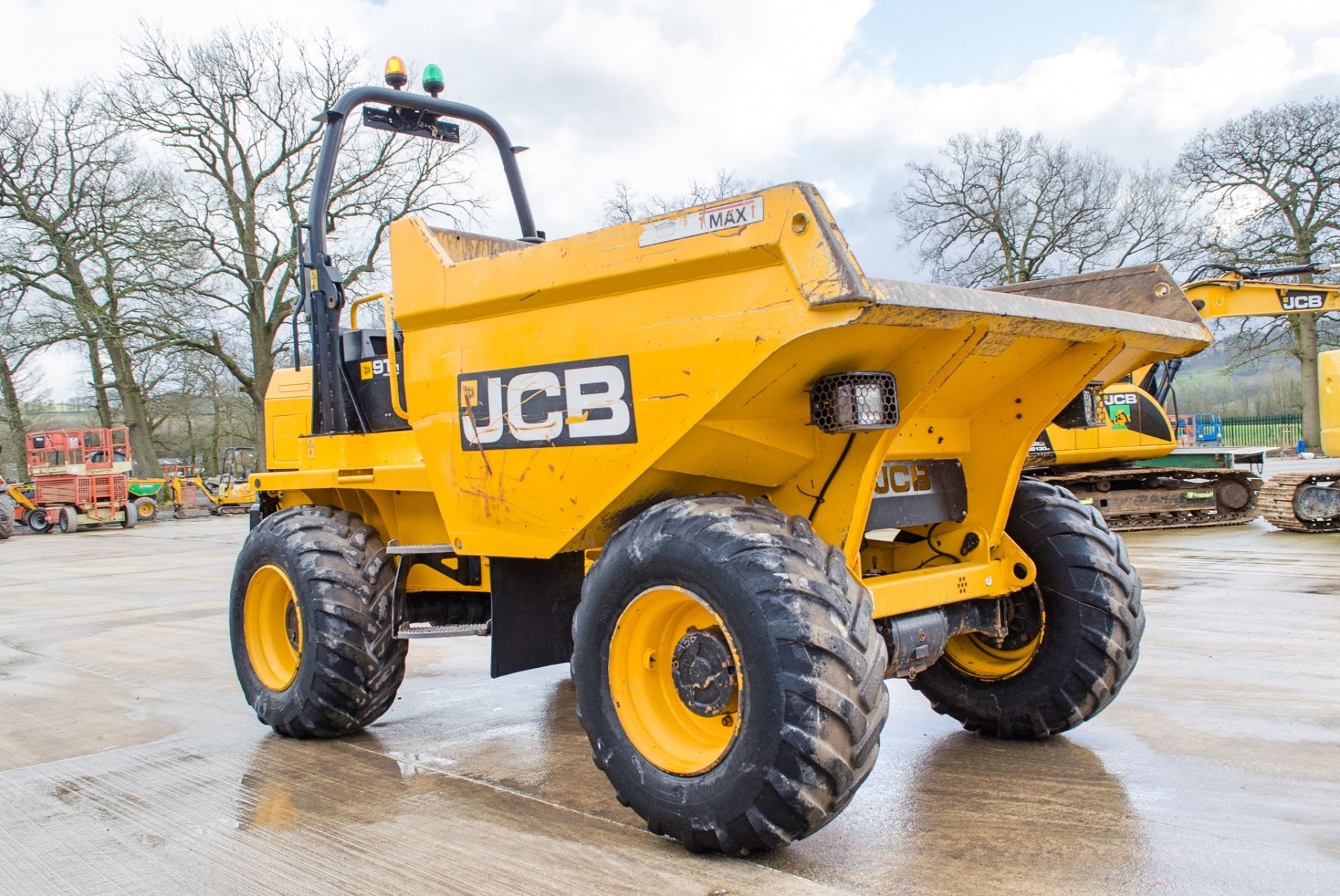 JCB 9 tonne straight skip dumper  Year: 2018 S/N: 2561910 Recorded Hours: 1438 - Image 2 of 20