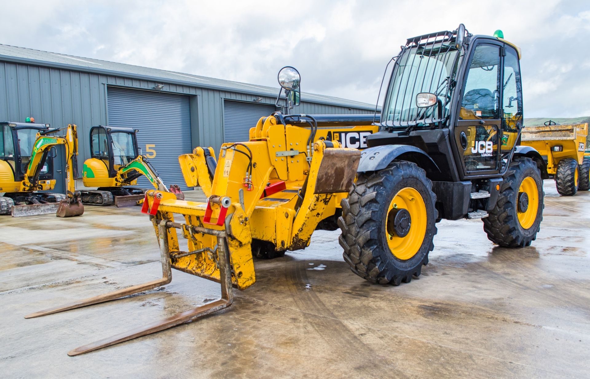 JCB 535-125 12.5 metre telescopic handler  Year: 2018  S/N: 2729598 Recorded Hours: 3799